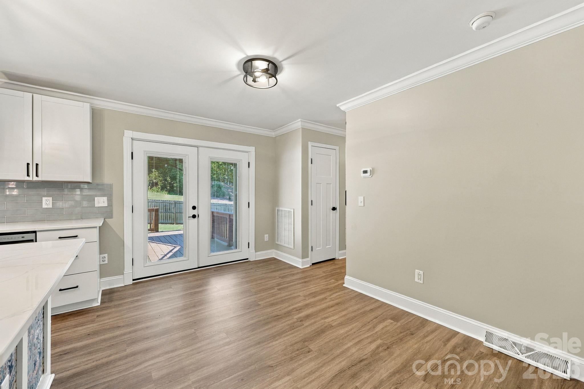1425 Ebenezer Road Property Photo 18