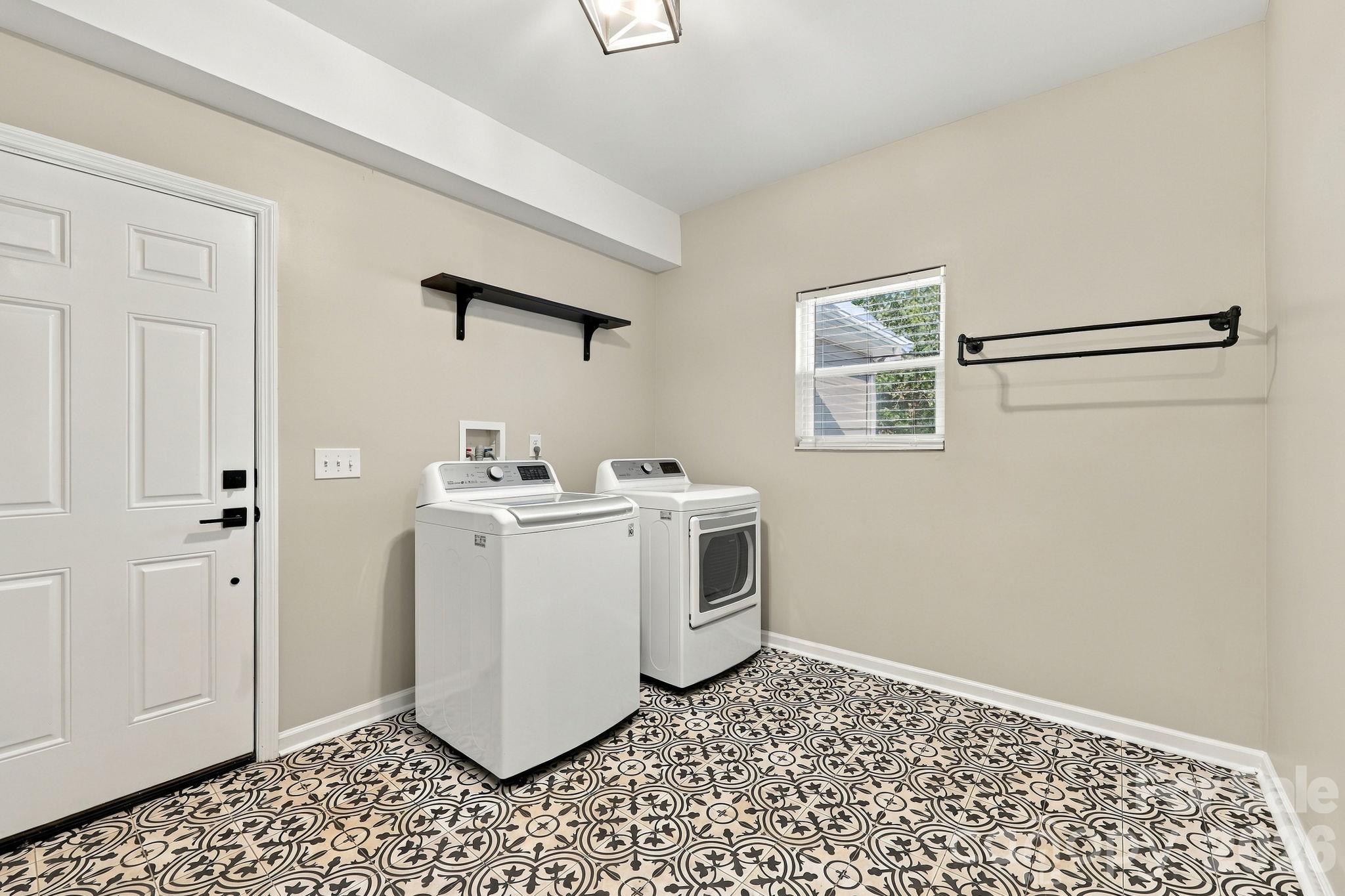1425 Ebenezer Road Property Photo 35