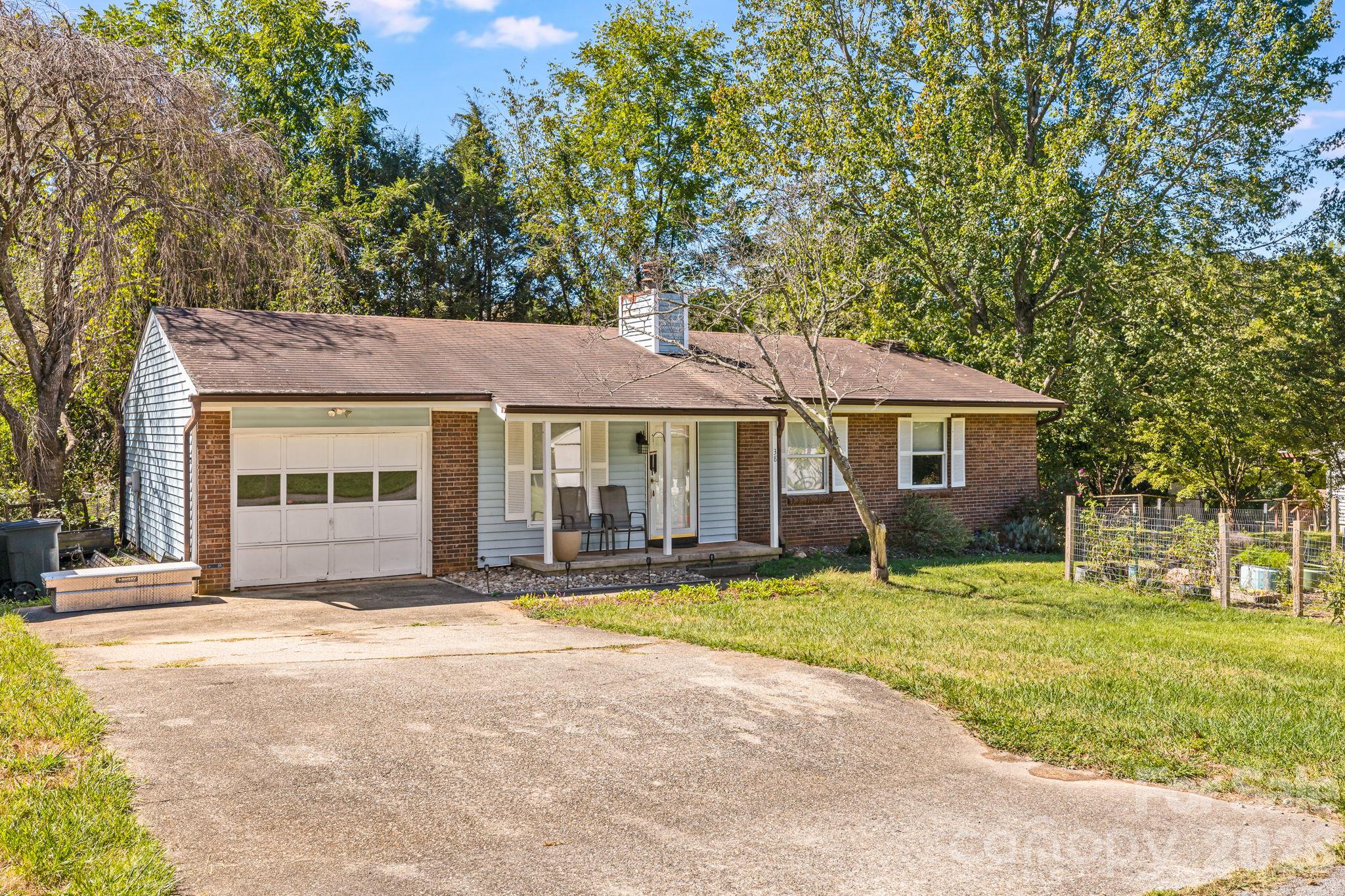 38 Clovernook Drive Property Photo 5