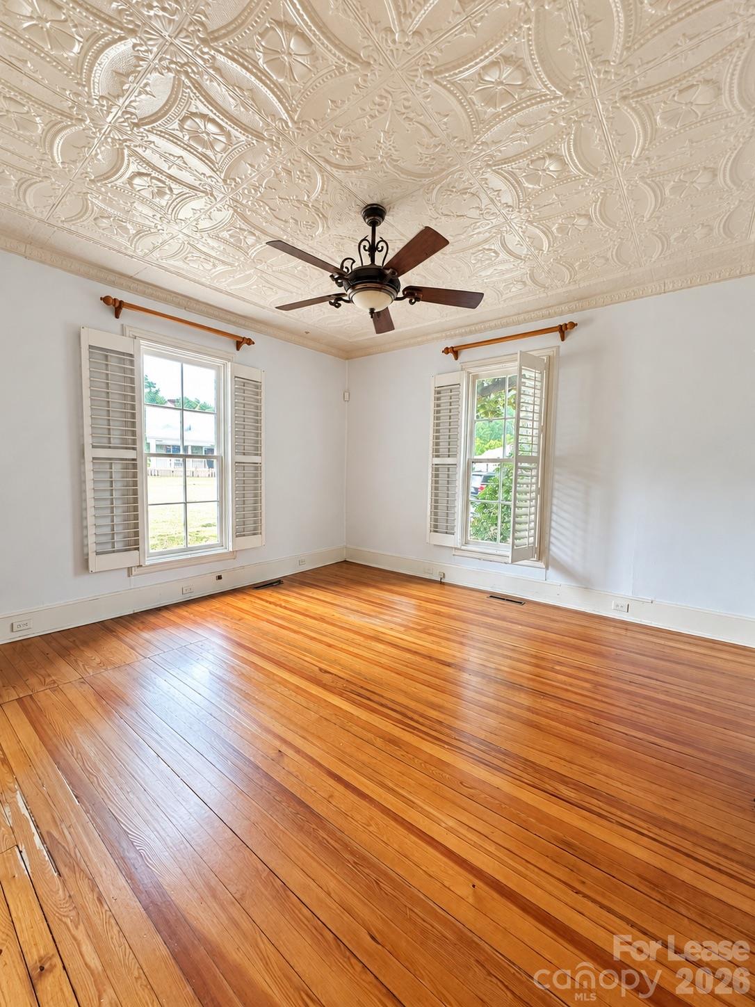 500 John Street Room 2 Property Photo 4