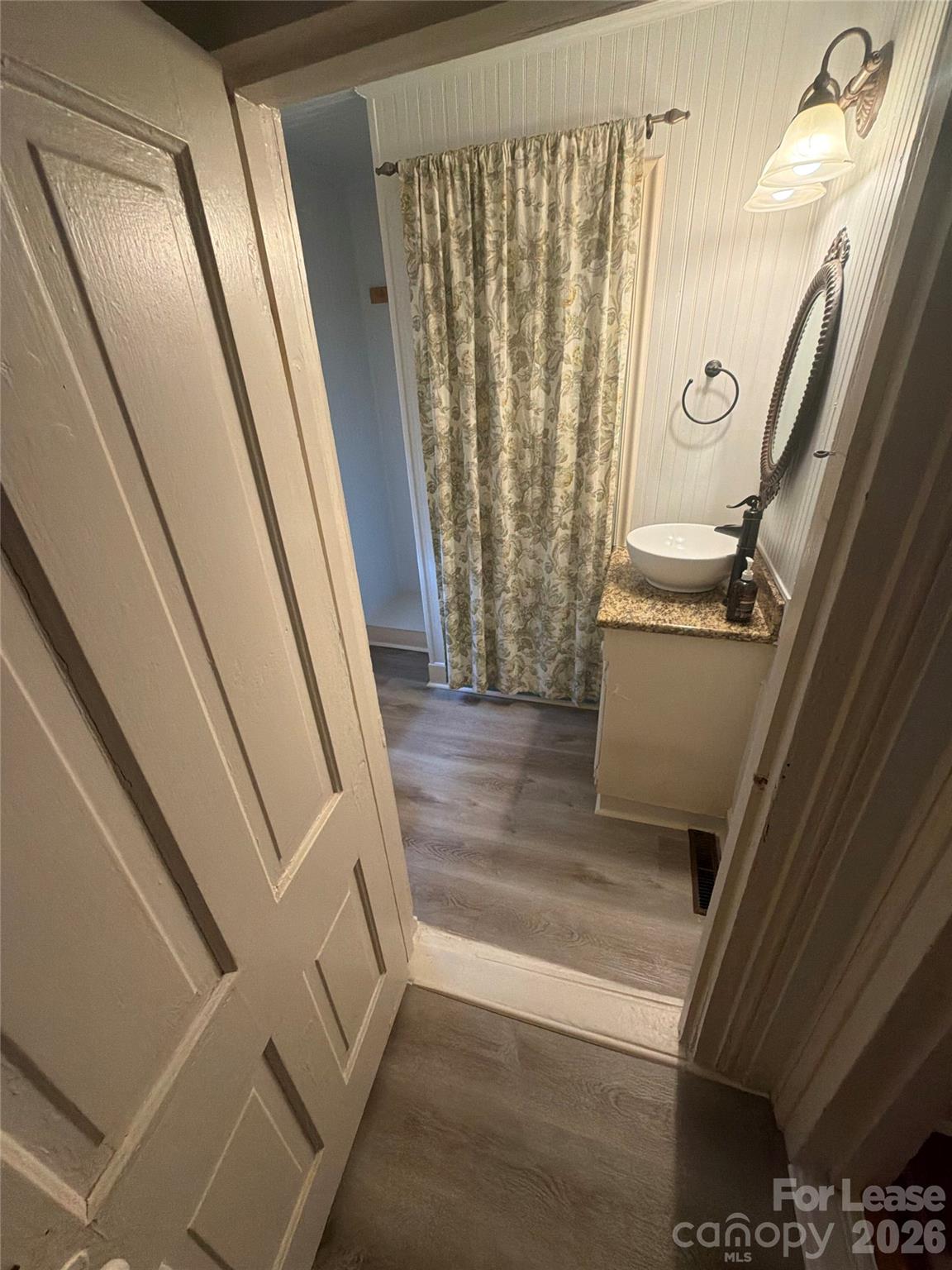 500 John Street Room 2 Property Photo 17