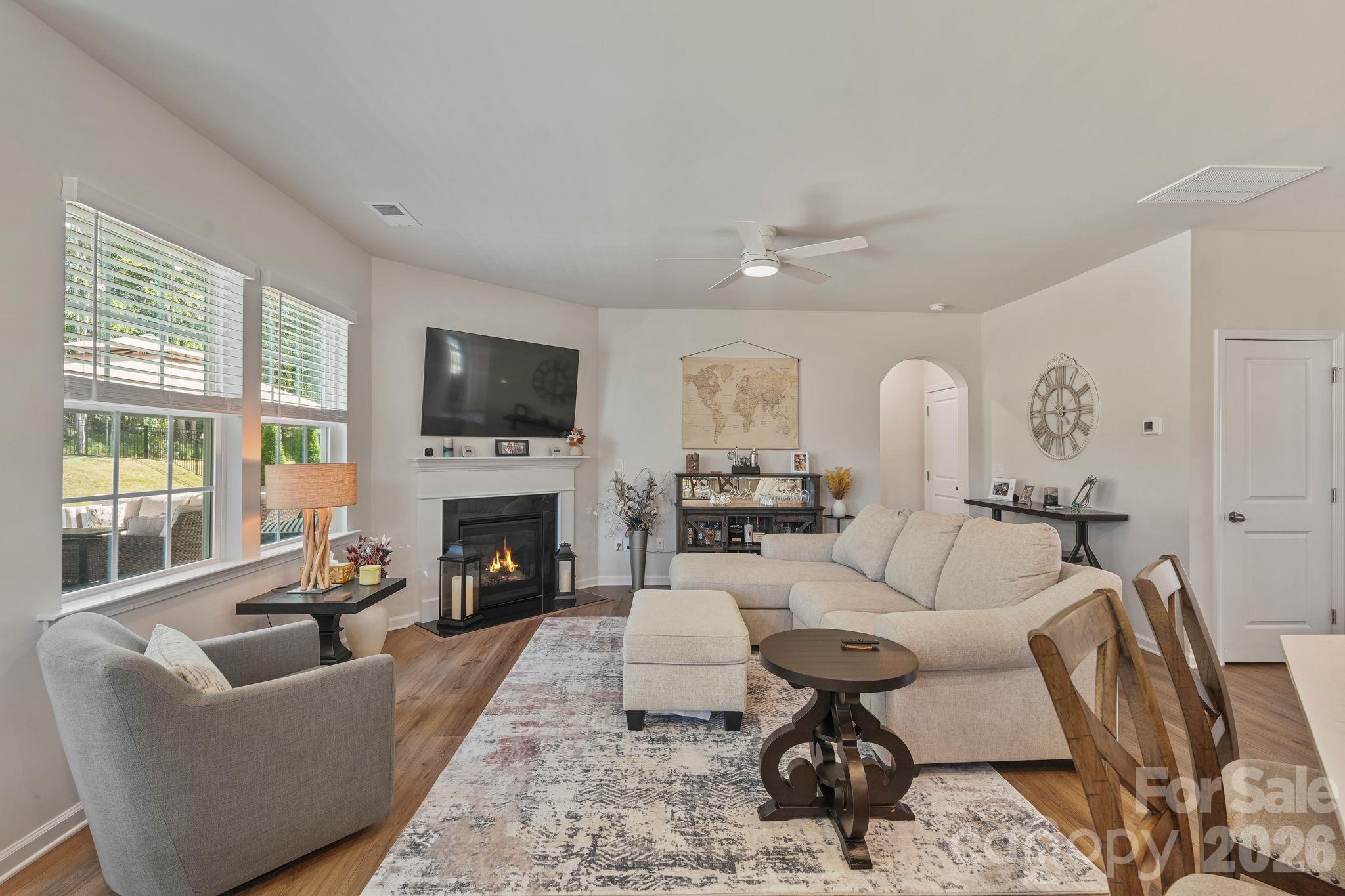 107 Hollywood Court Property Photo 6
