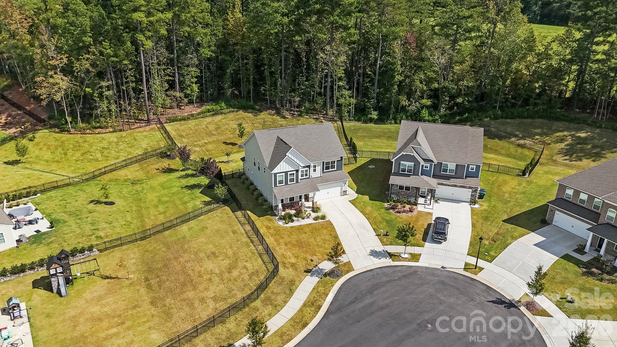 107 Hollywood Court Property Photo 25