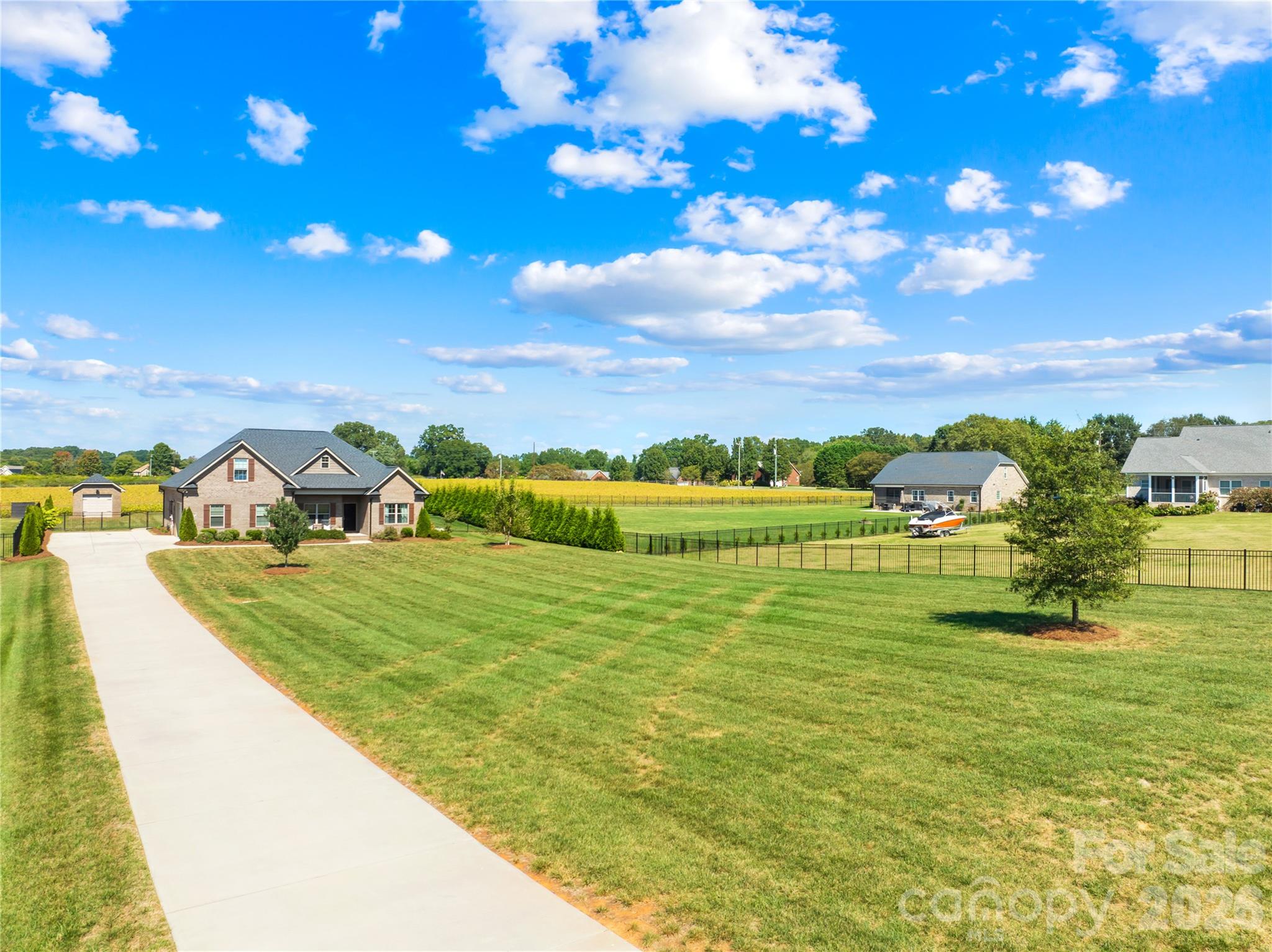 2107 Parrothead Drive Property Photo 5