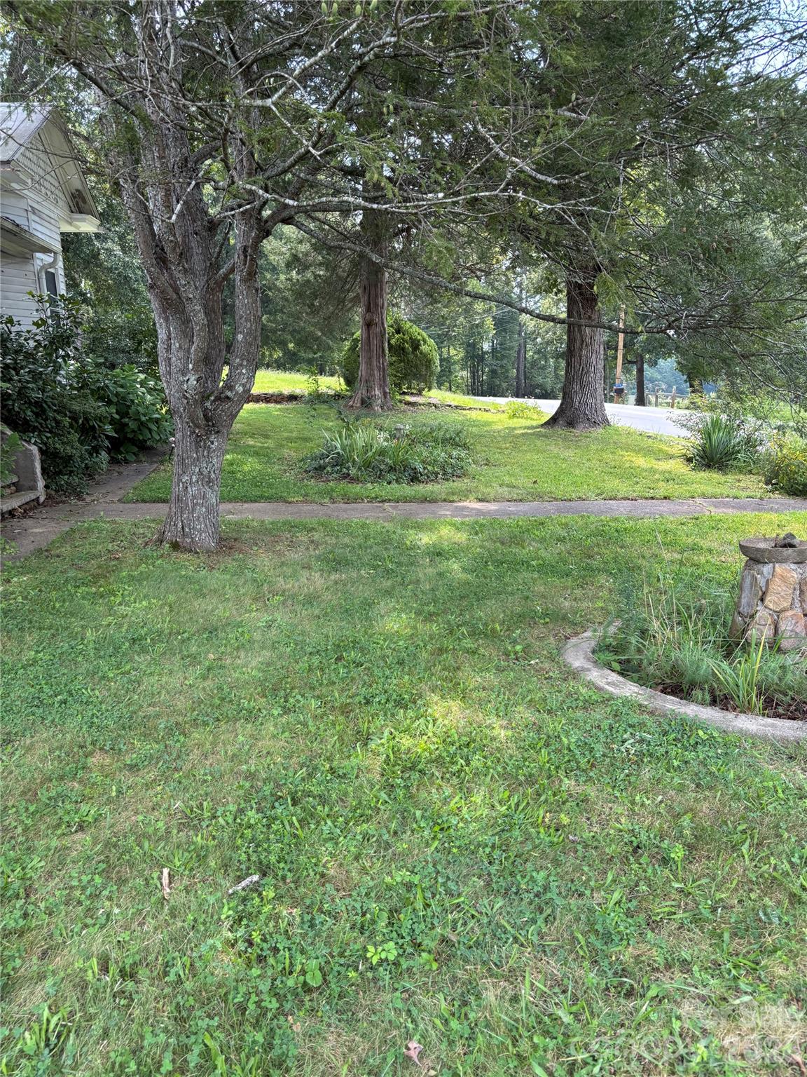 6144 Hudlow Road Property Photo 2