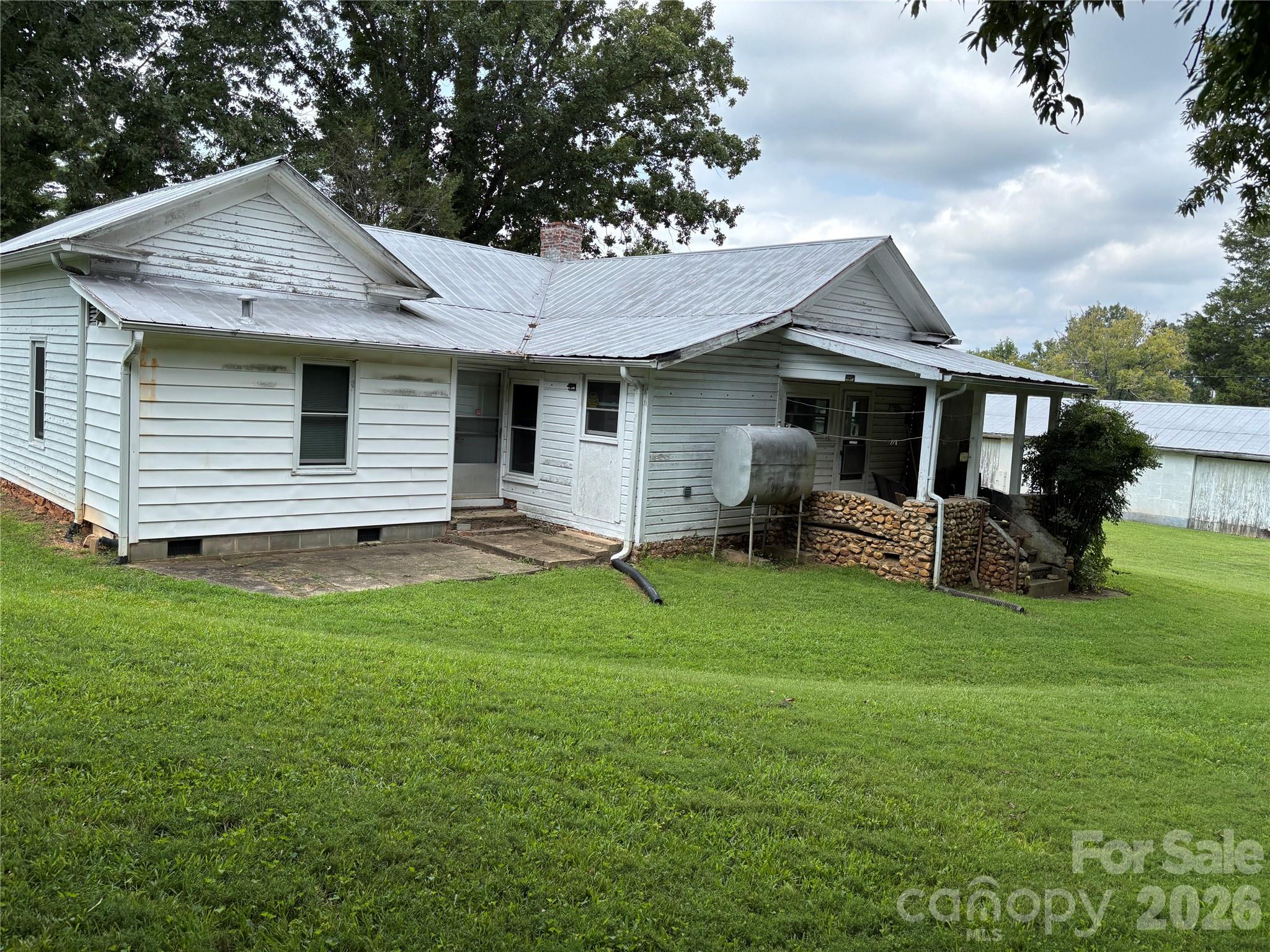 6144 Hudlow Road Property Photo 3