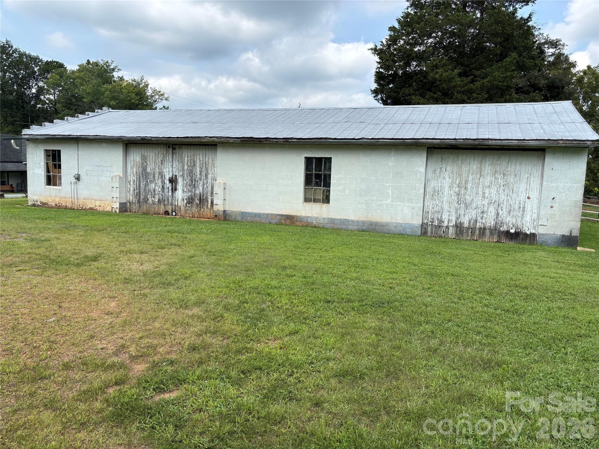 6144 Hudlow Road Property Photo 4