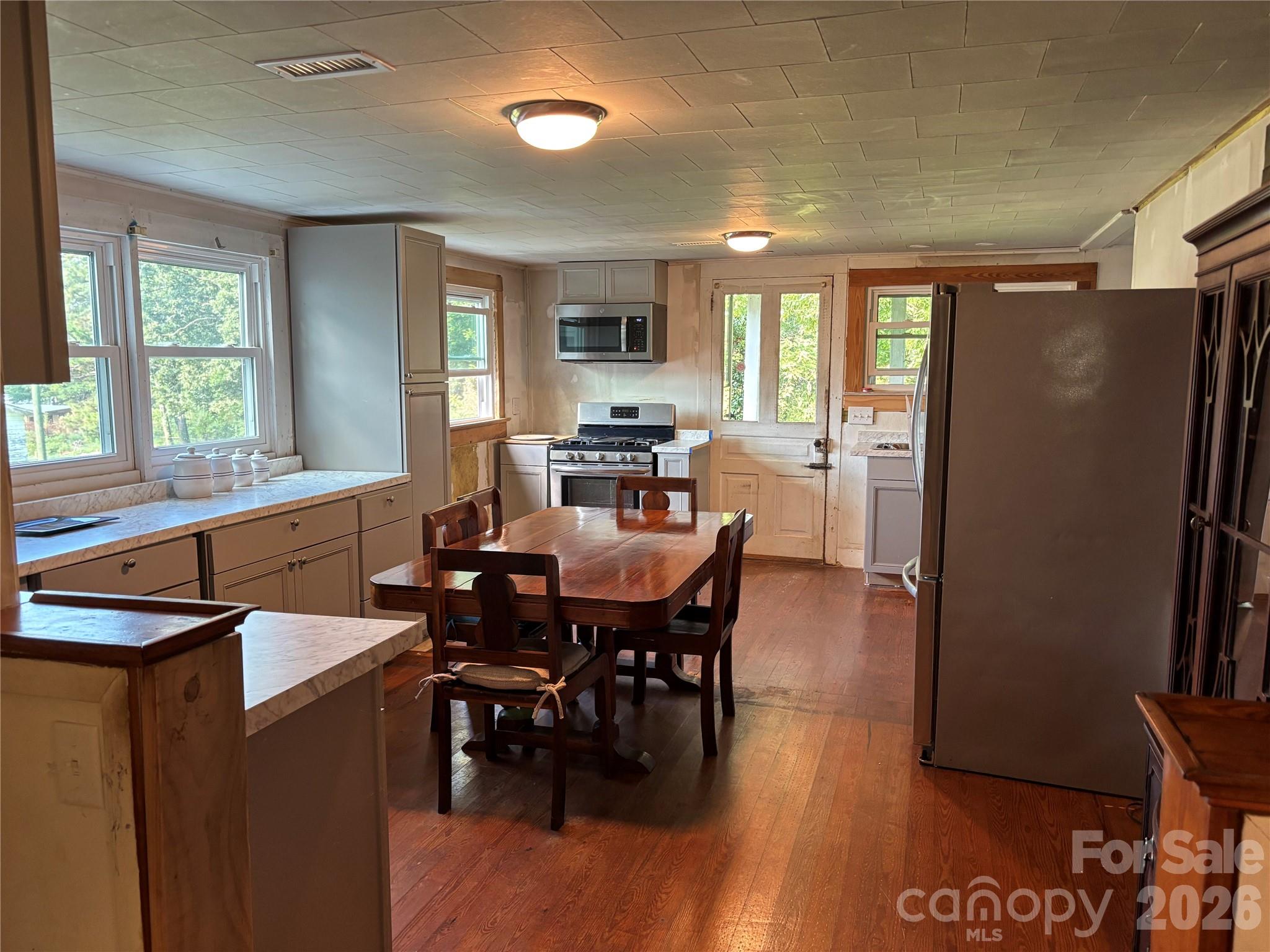 6144 Hudlow Road Property Photo 6