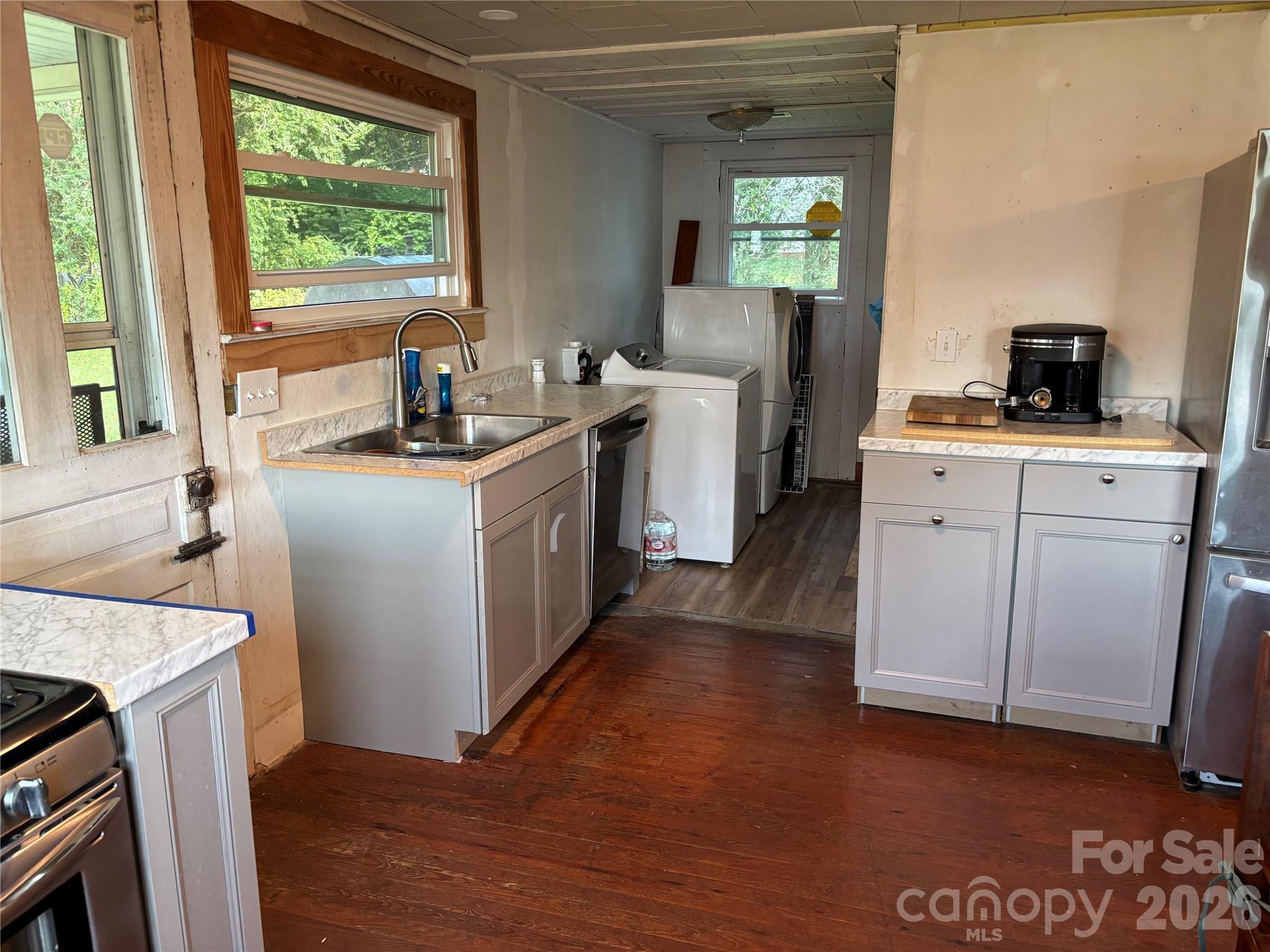 6144 Hudlow Road Property Photo 8