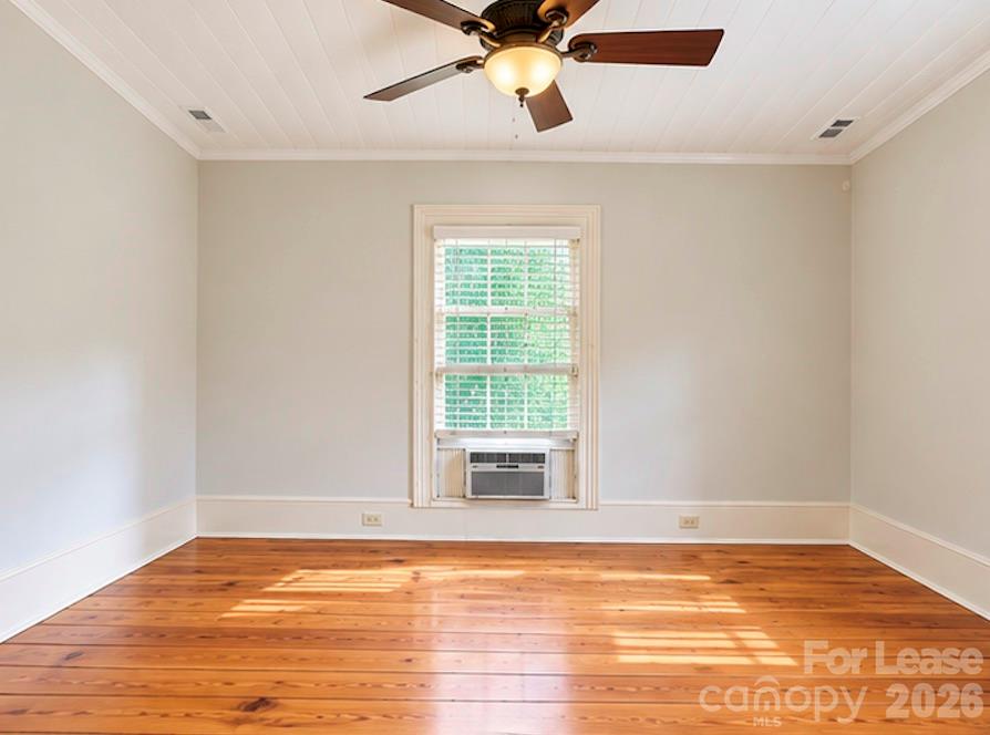 500 John Street Room 3 Property Photo 4