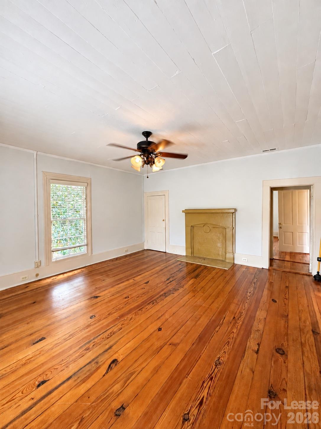 500 John Street Room 4 Property Photo 4
