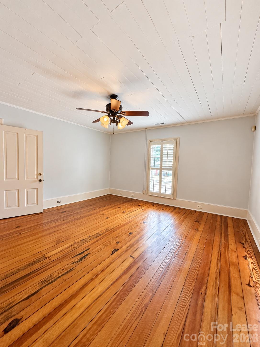 500 John Street Room 4 Property Photo 6