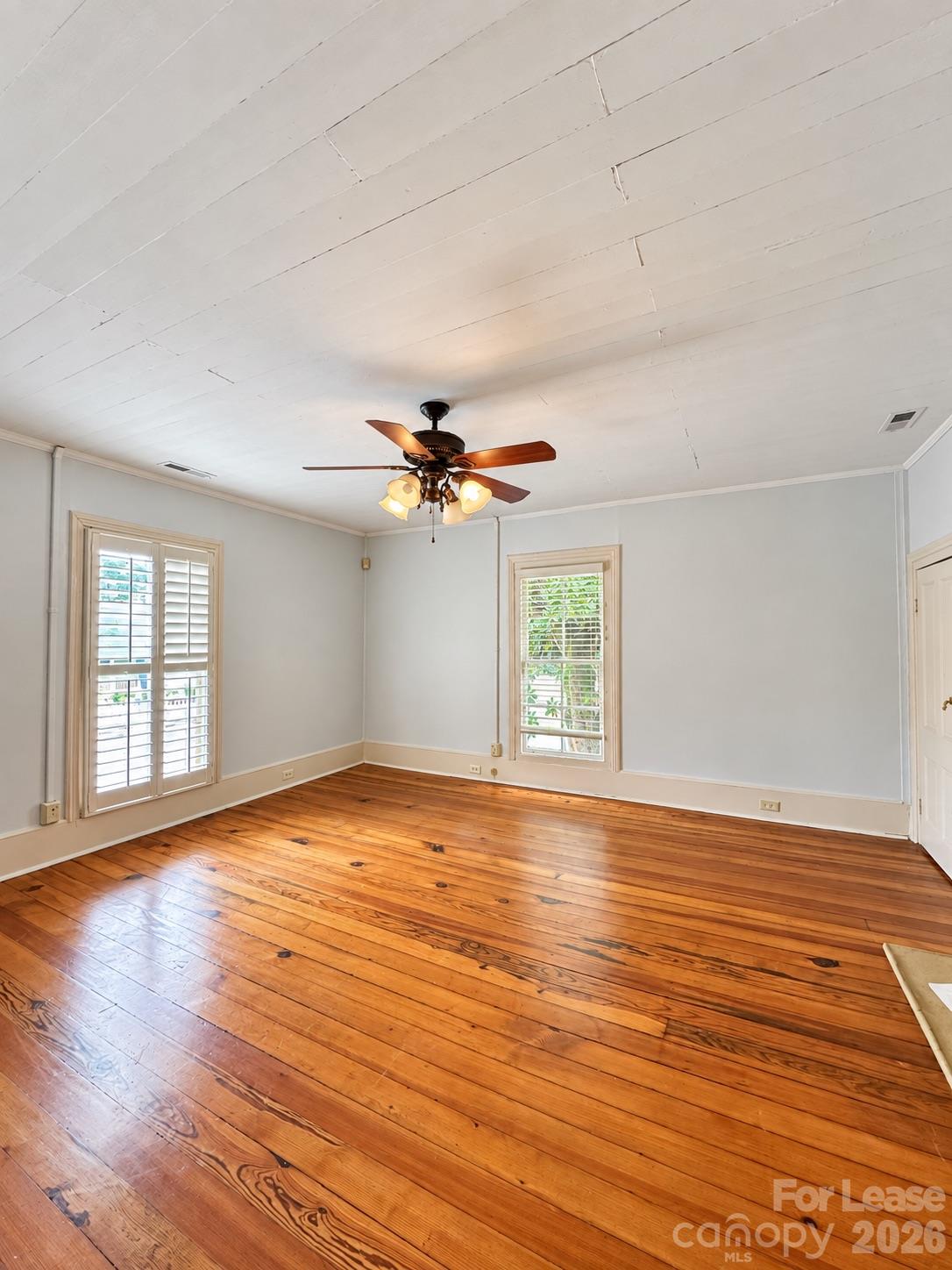 500 John Street Room 4 Property Photo 7