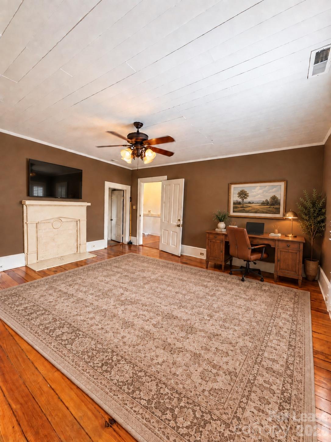 500 John Street Room 4 Property Photo 10