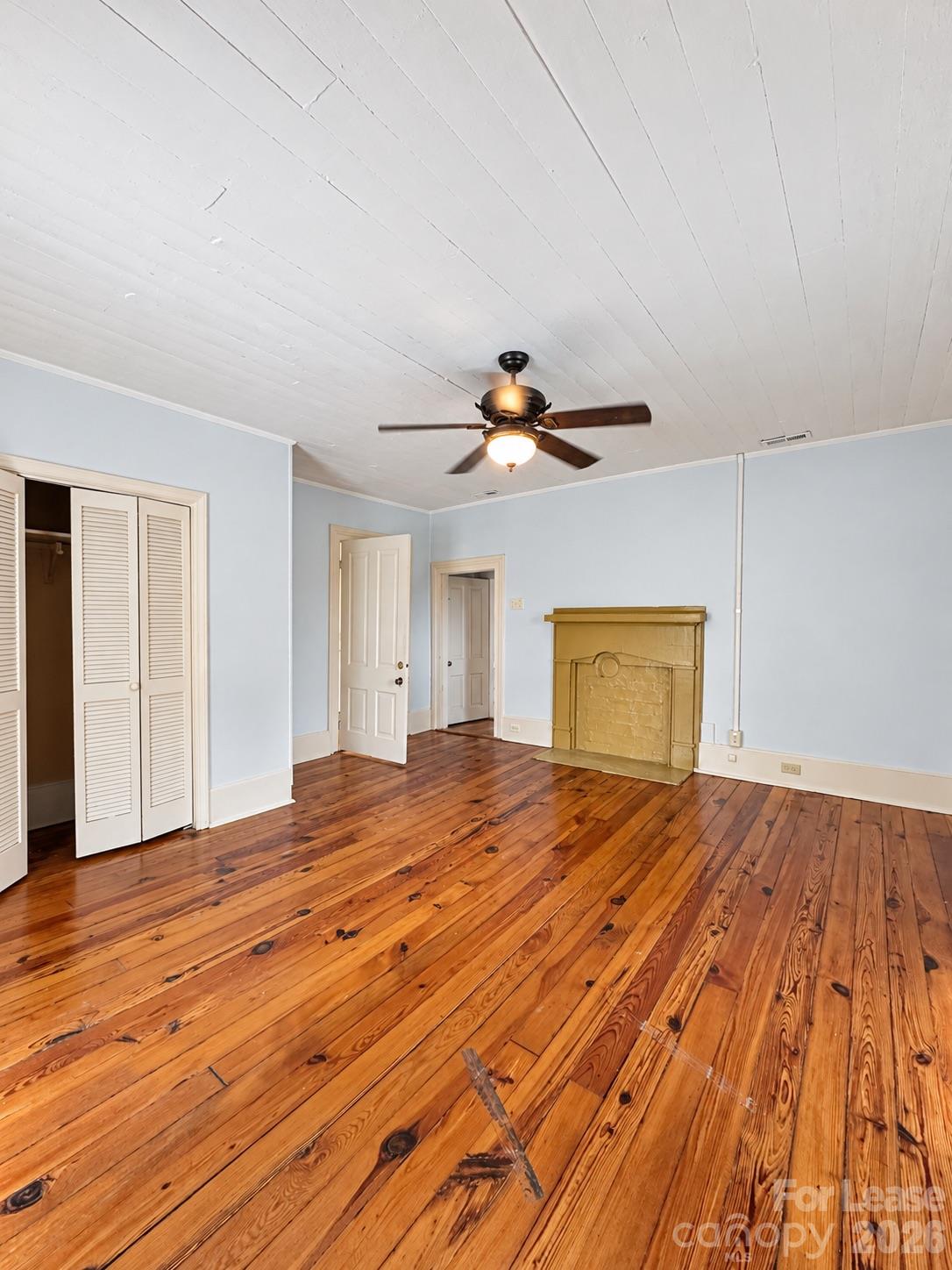 500 John Street Room 5 Property Photo 6