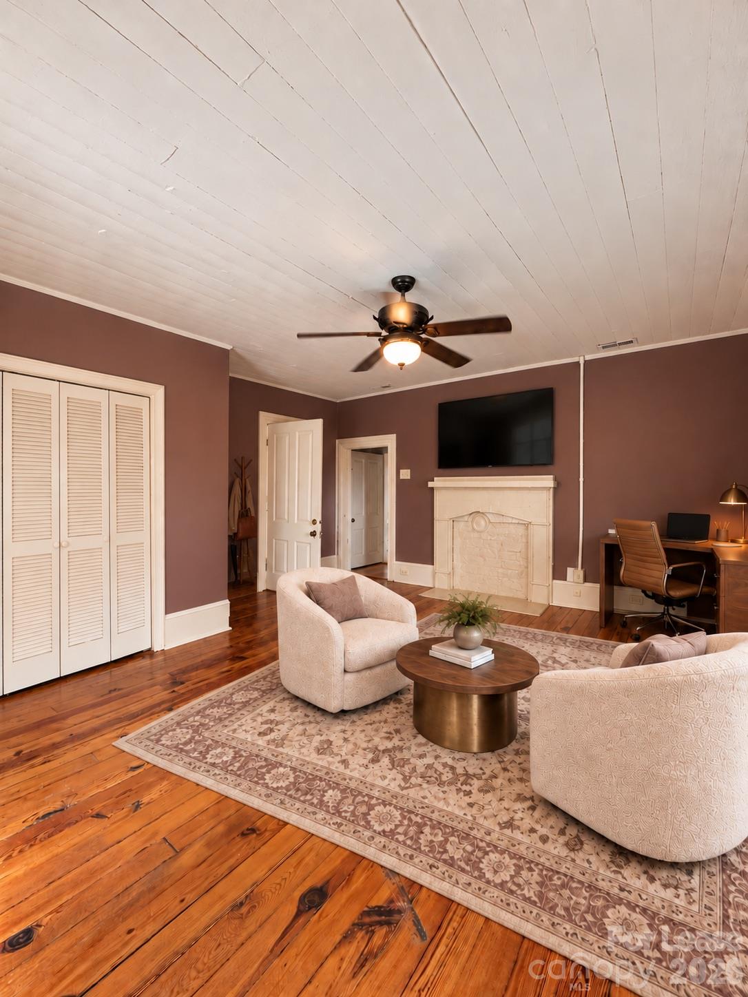 500 John Street Room 5 Property Photo 8