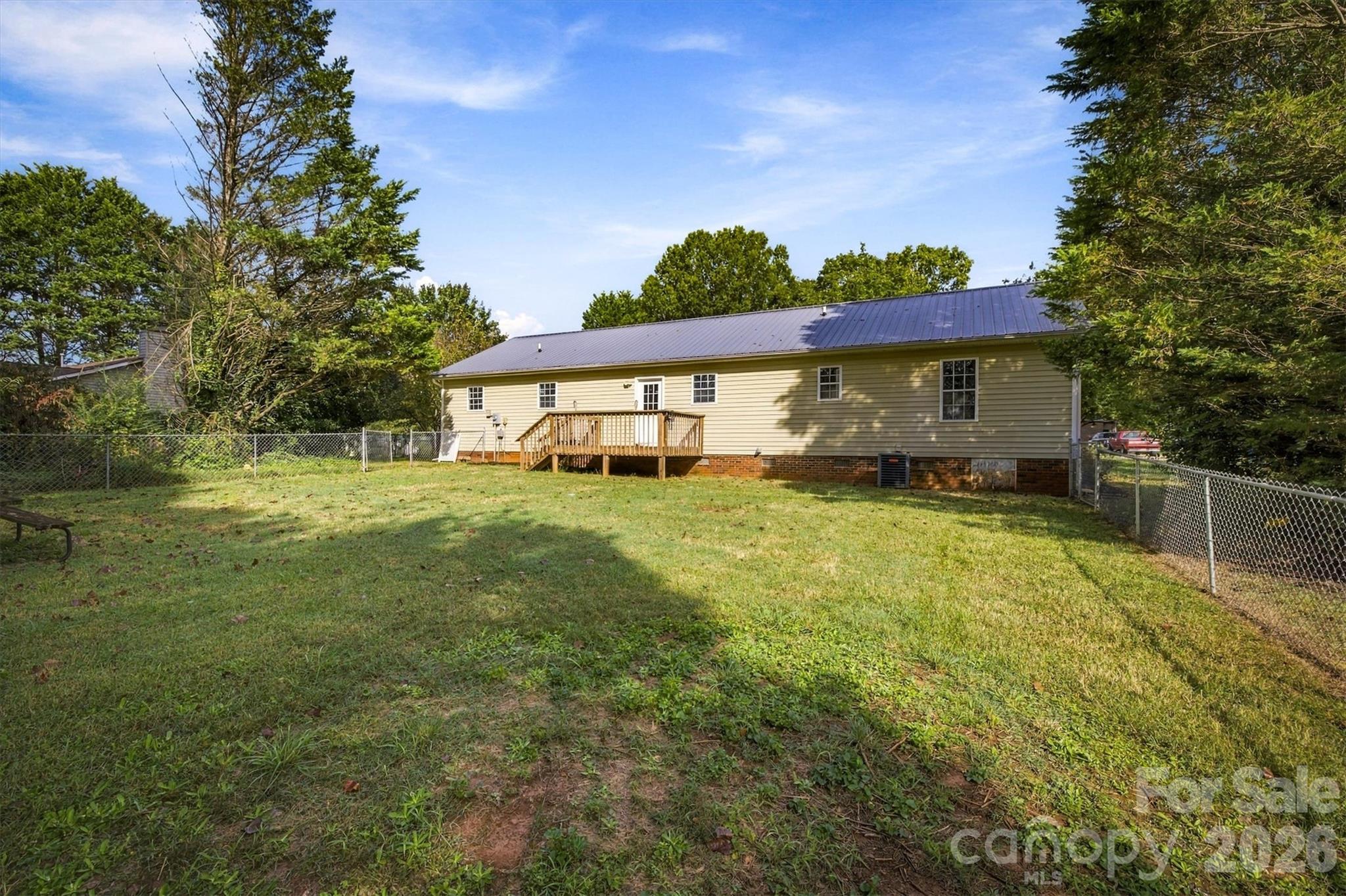 37 Laurel Street Property Photo 22