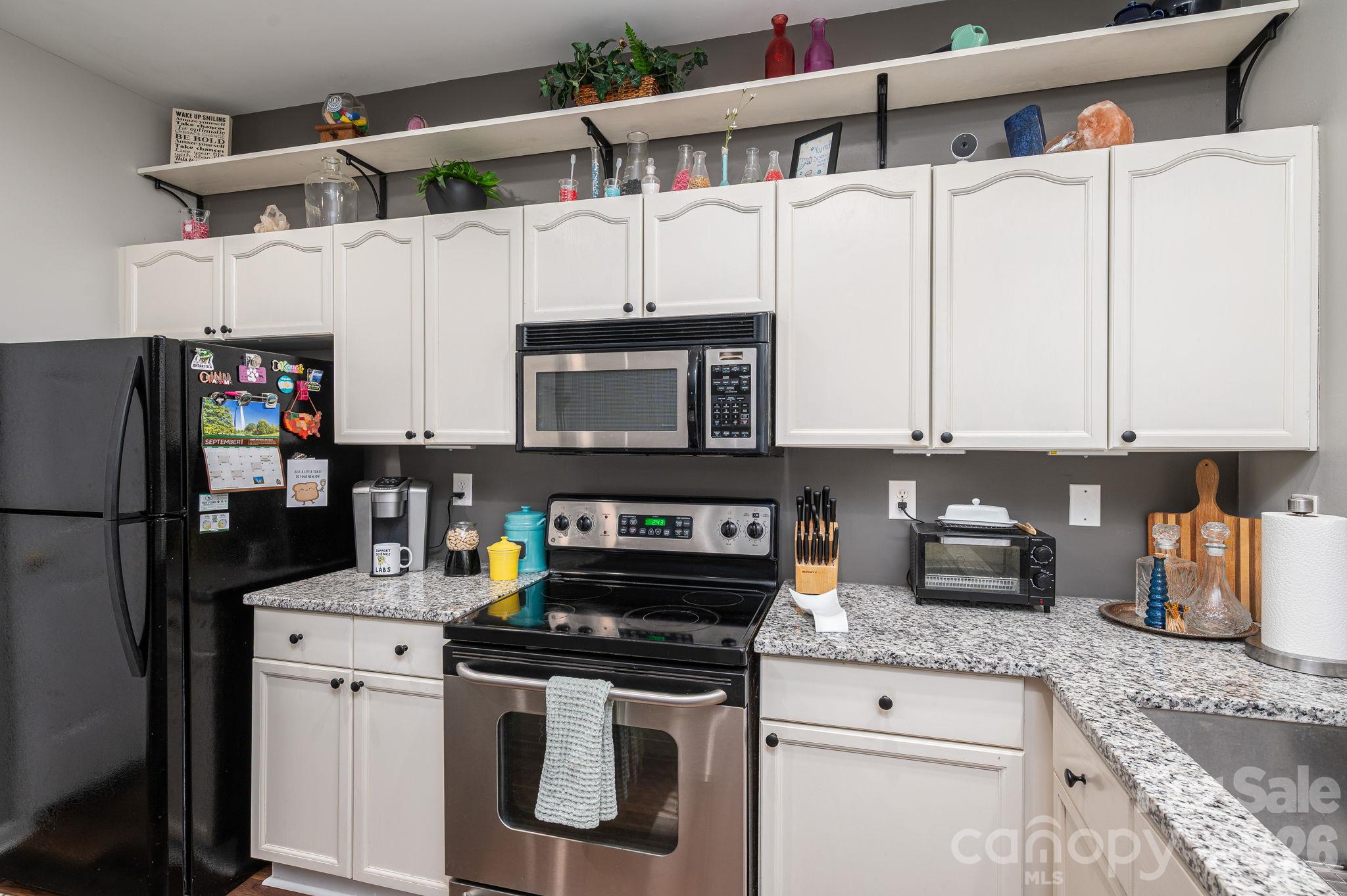 7904 Mariners Pointe Circle Property Photo 8