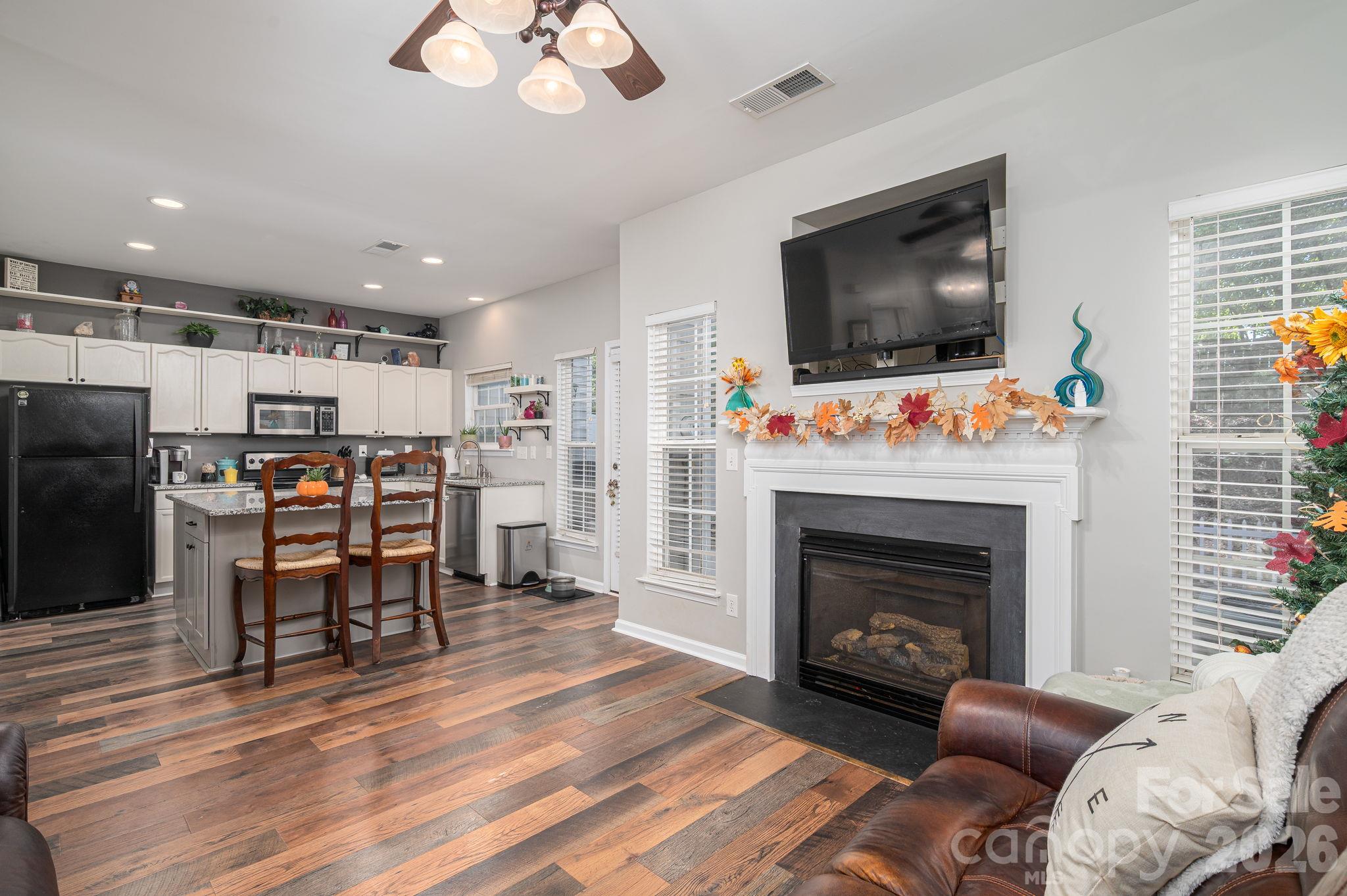 7904 Mariners Pointe Circle Property Photo 11