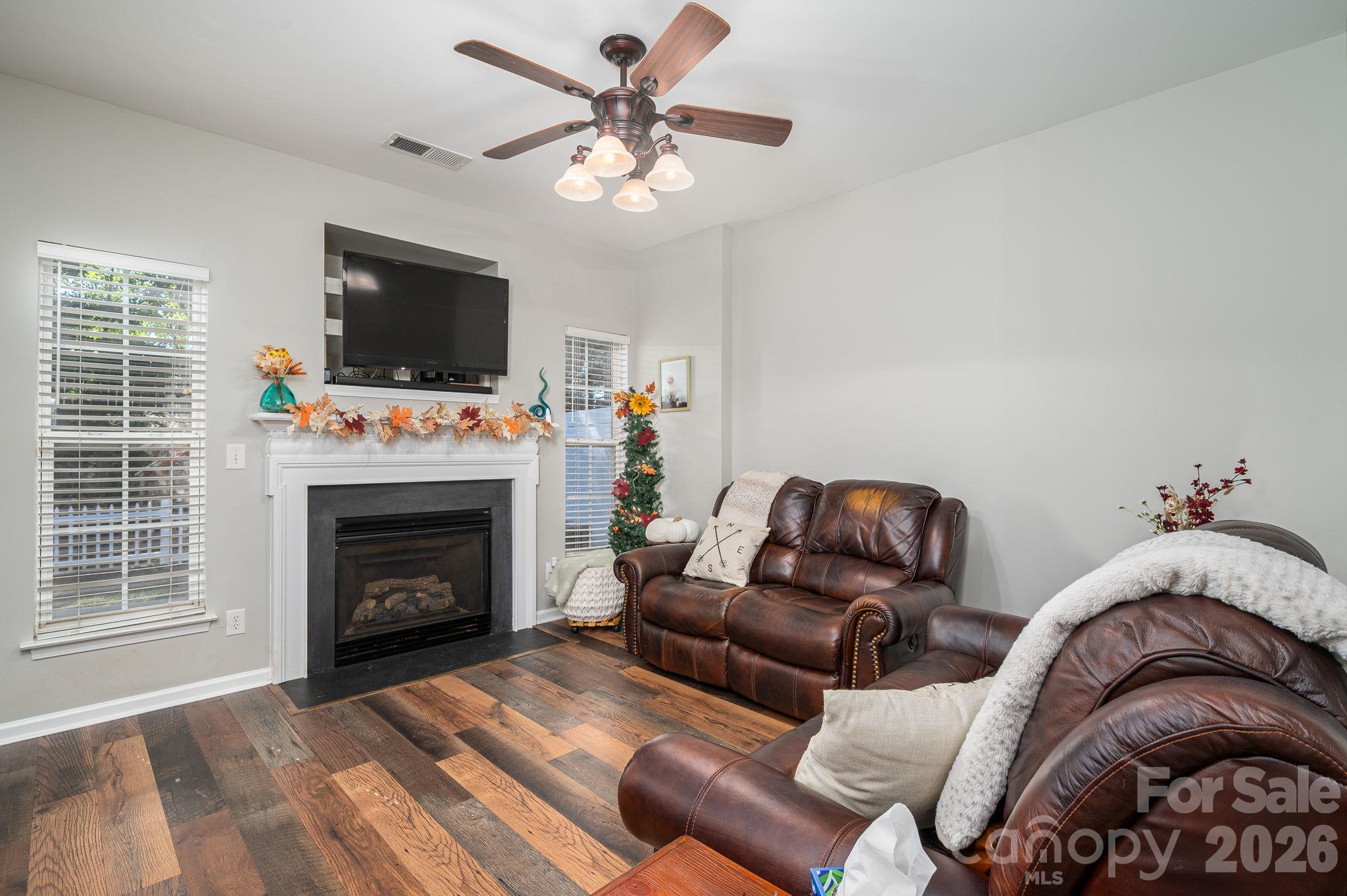 7904 Mariners Pointe Circle Property Photo 13