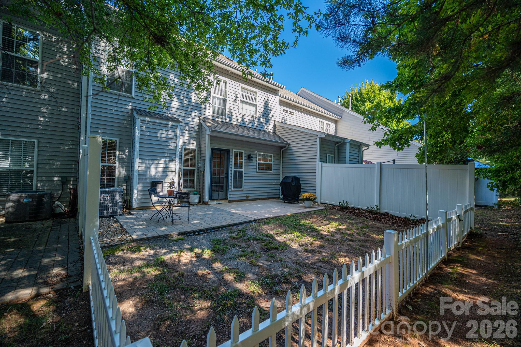 7904 Mariners Pointe Circle Property Photo 28