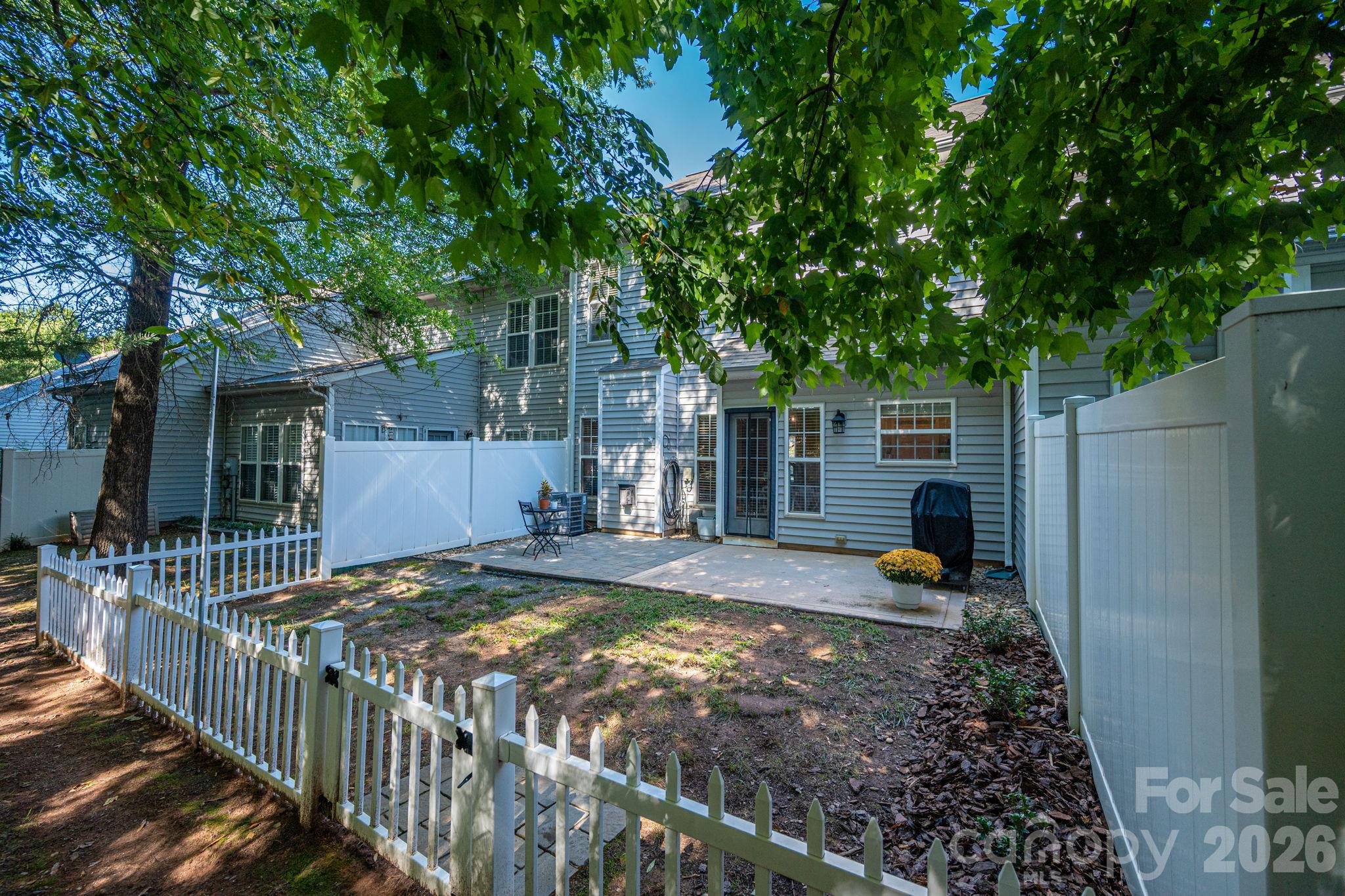7904 Mariners Pointe Circle Property Photo 29