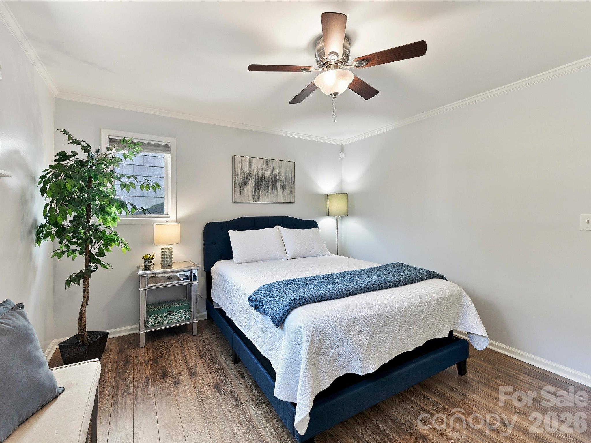423 W 8th Street 78 Property Photo 13