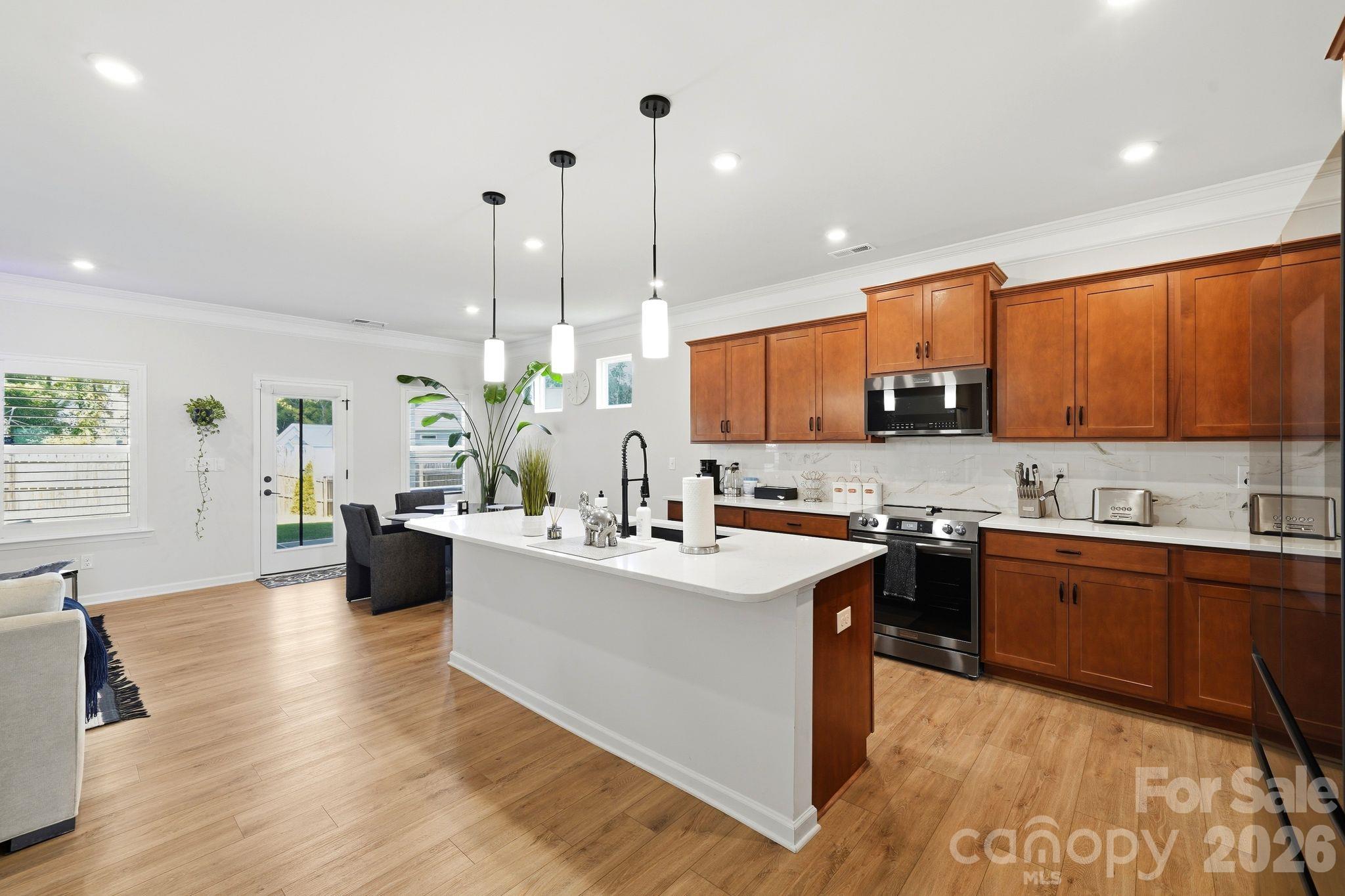 6109 Sunspear Lane Property Photo 3