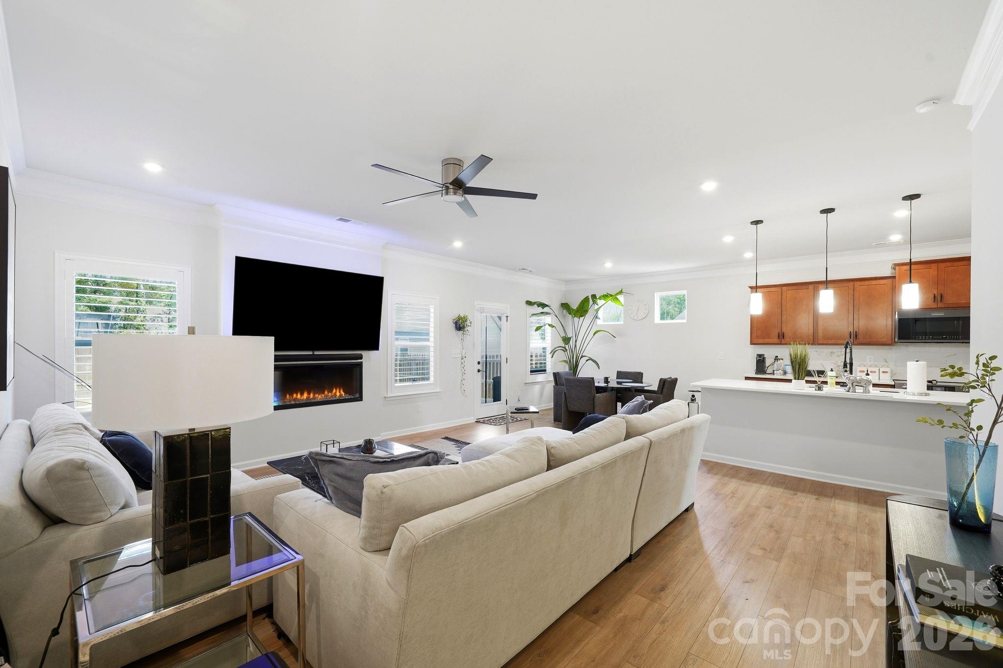 6109 Sunspear Lane Property Photo 9