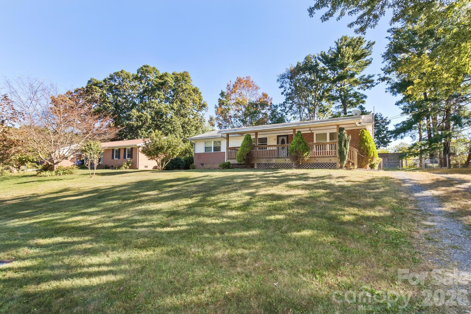13 Looking Glass Lane Property Photo 2