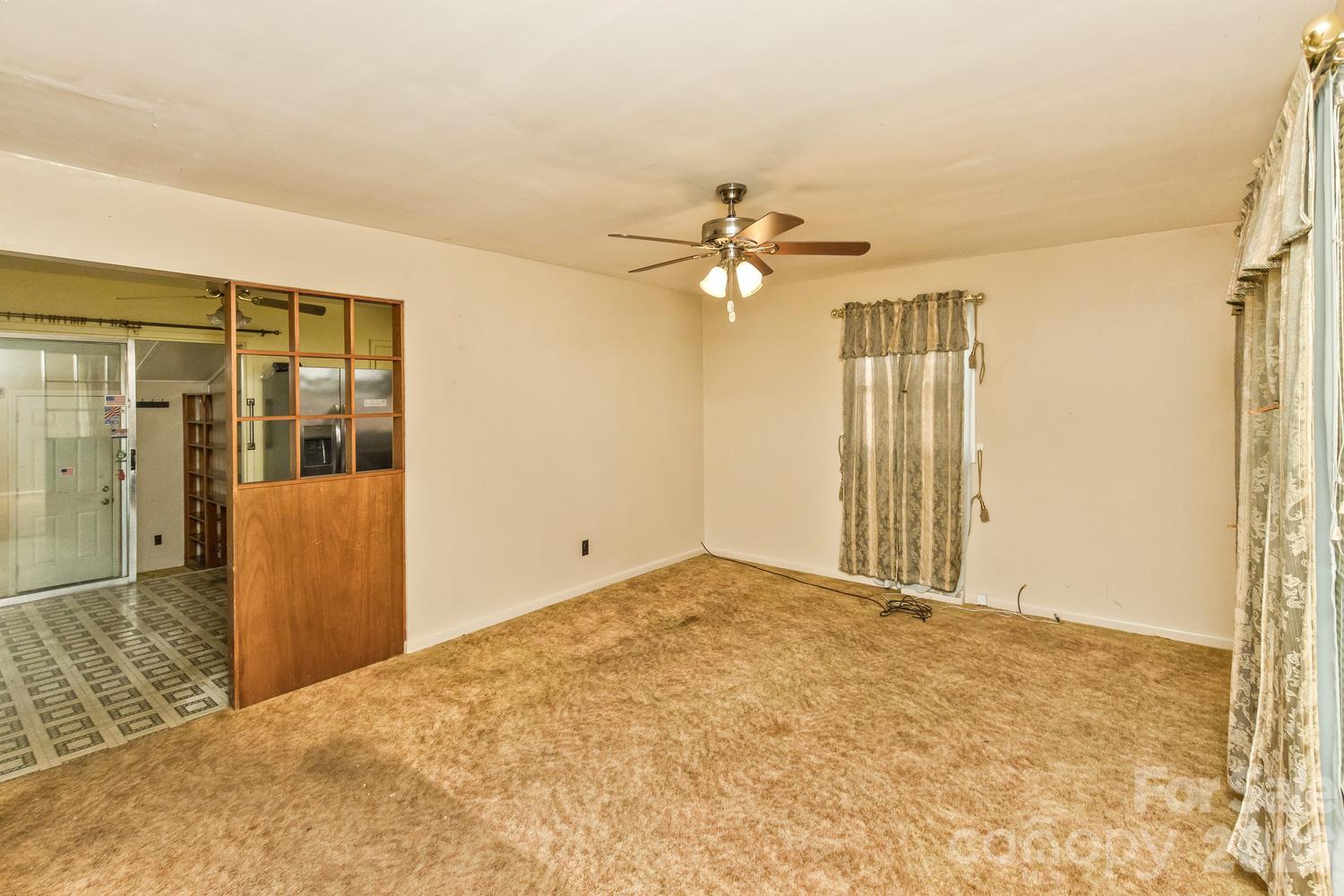 13 Looking Glass Lane Property Photo 4