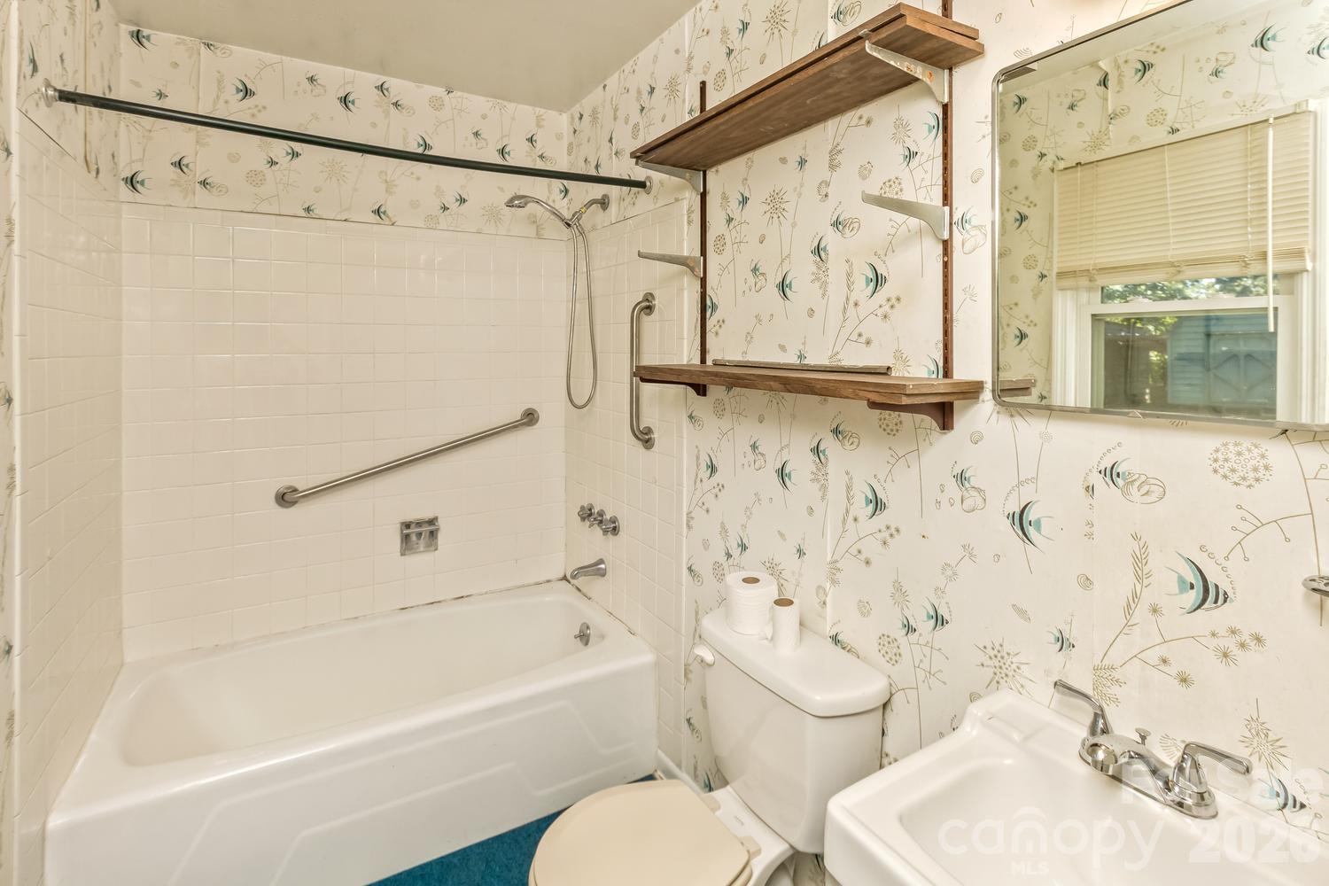 13 Looking Glass Lane Property Photo 12