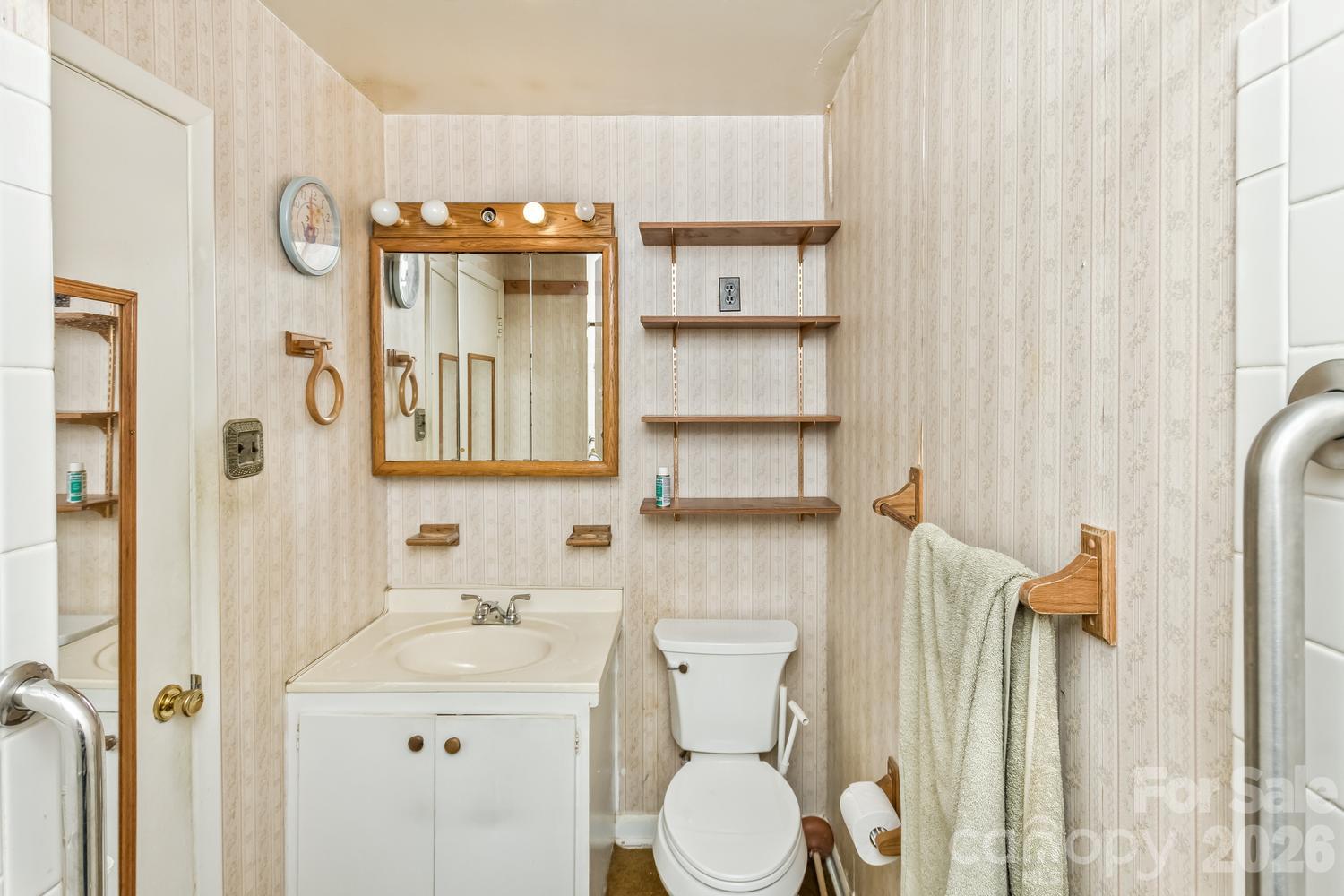 13 Looking Glass Lane Property Photo 16