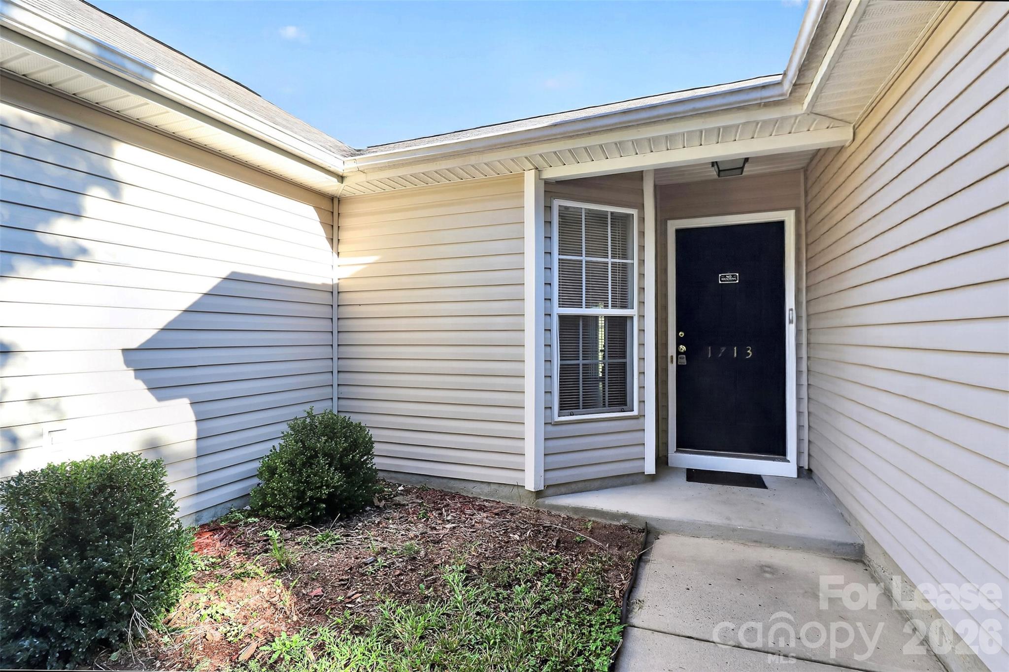 1713 Summit Ridge Lane Property Photo 3