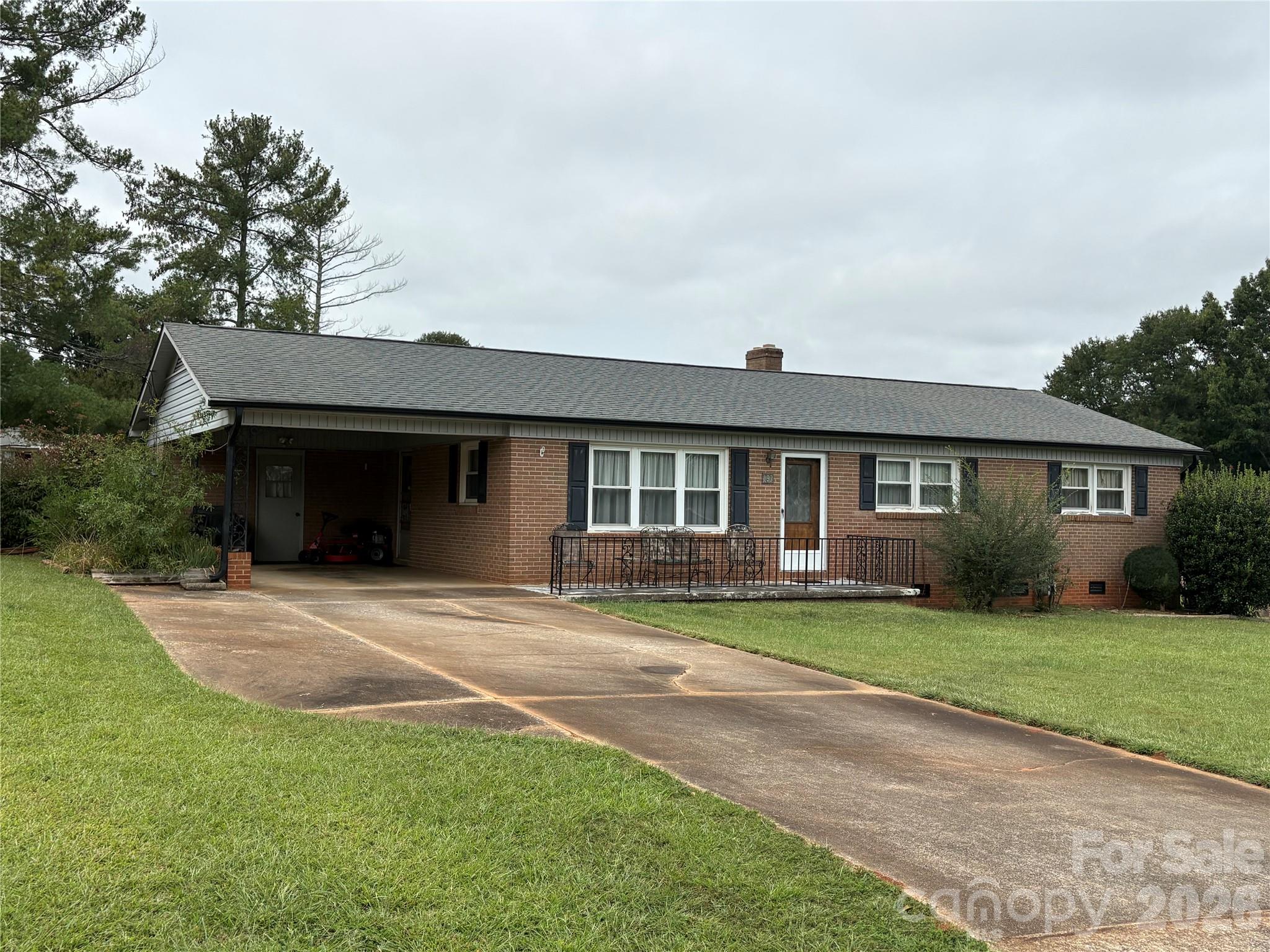 152 Hazelwood Road Property Photo 1