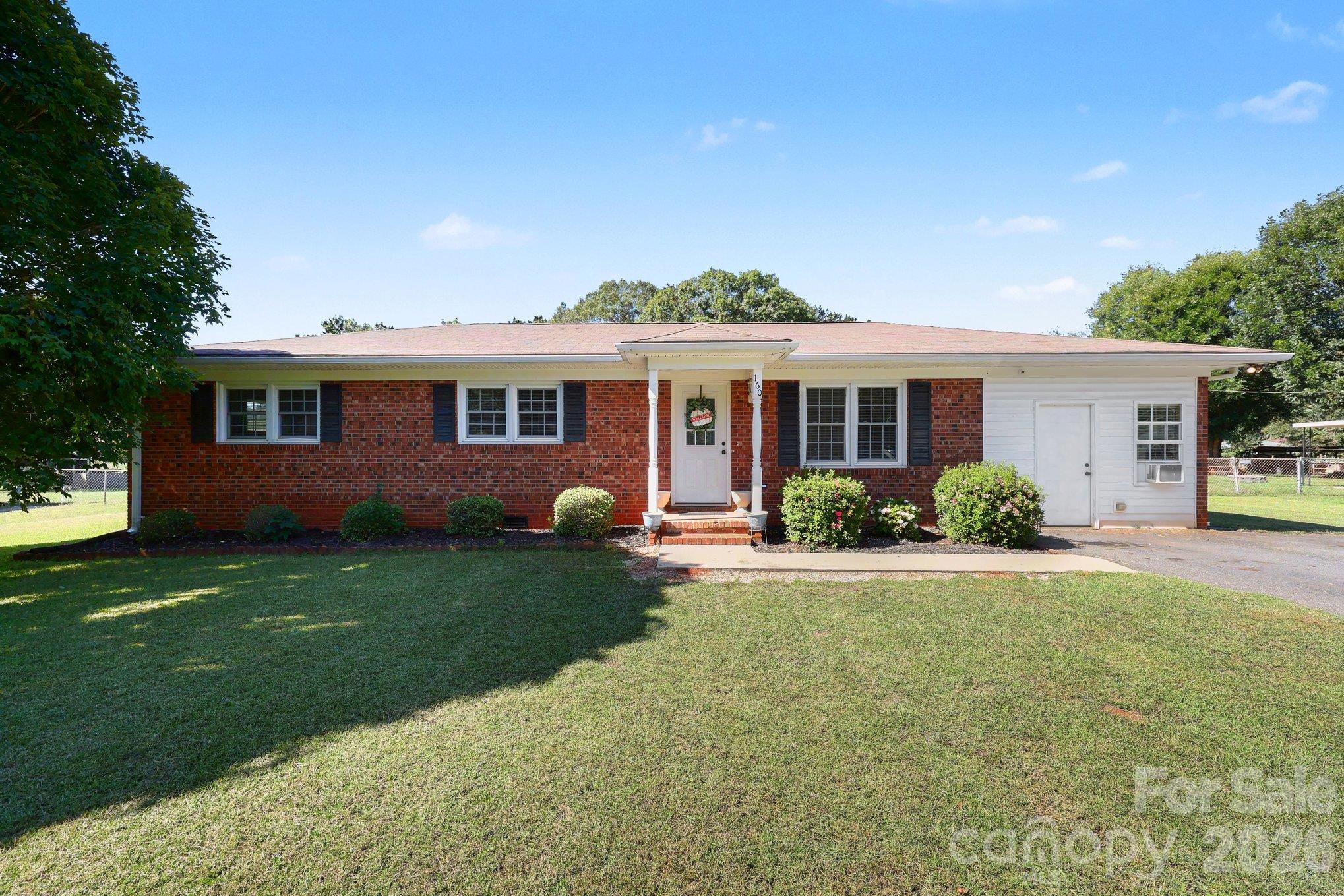 160 E Chamblee Drive Property Photo 1