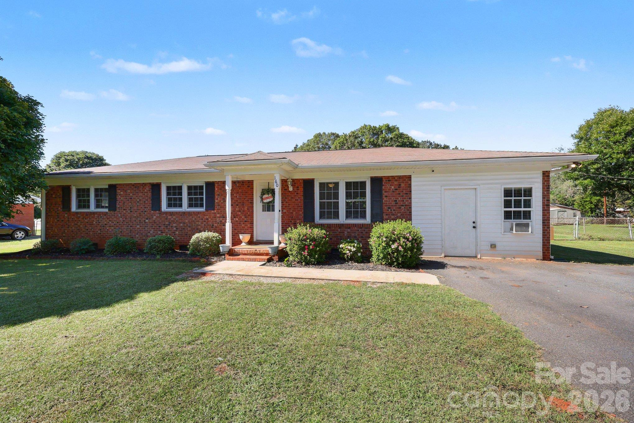 160 E Chamblee Drive Property Photo 2