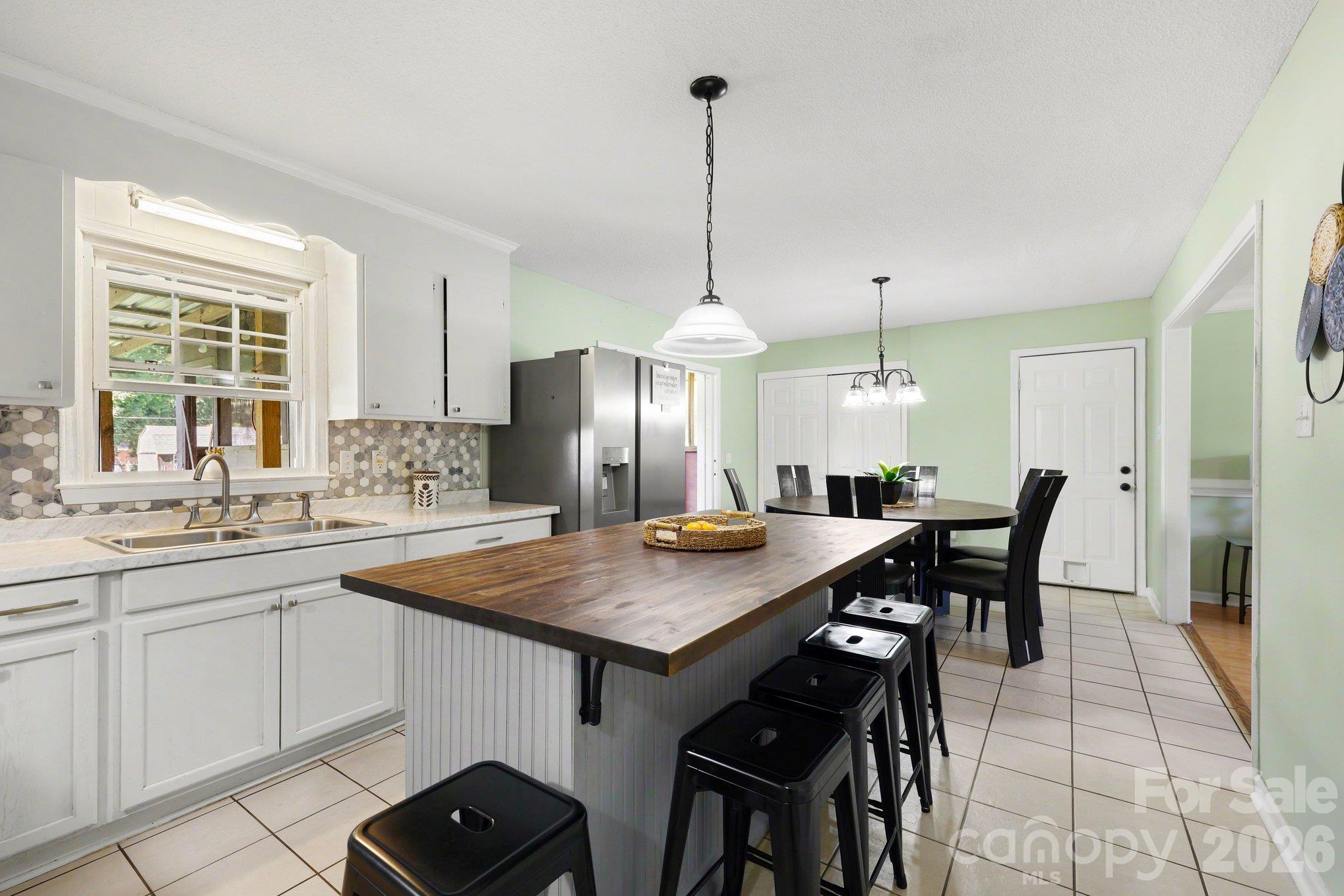 160 E Chamblee Drive Property Photo 10