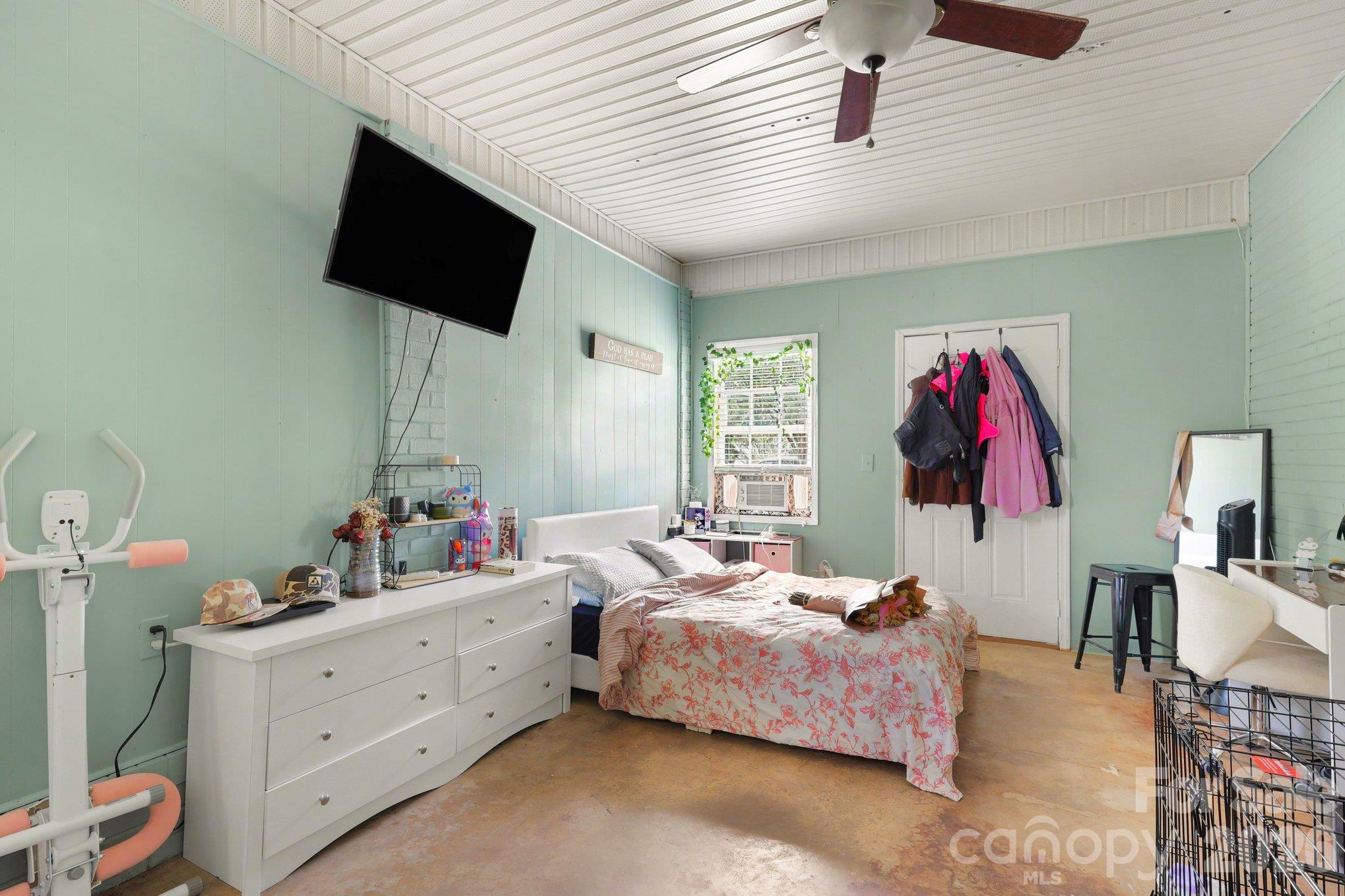 160 E Chamblee Drive Property Photo 18