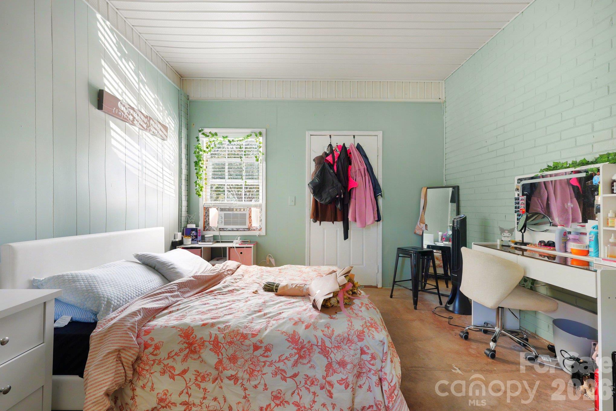 160 E Chamblee Drive Property Photo 19