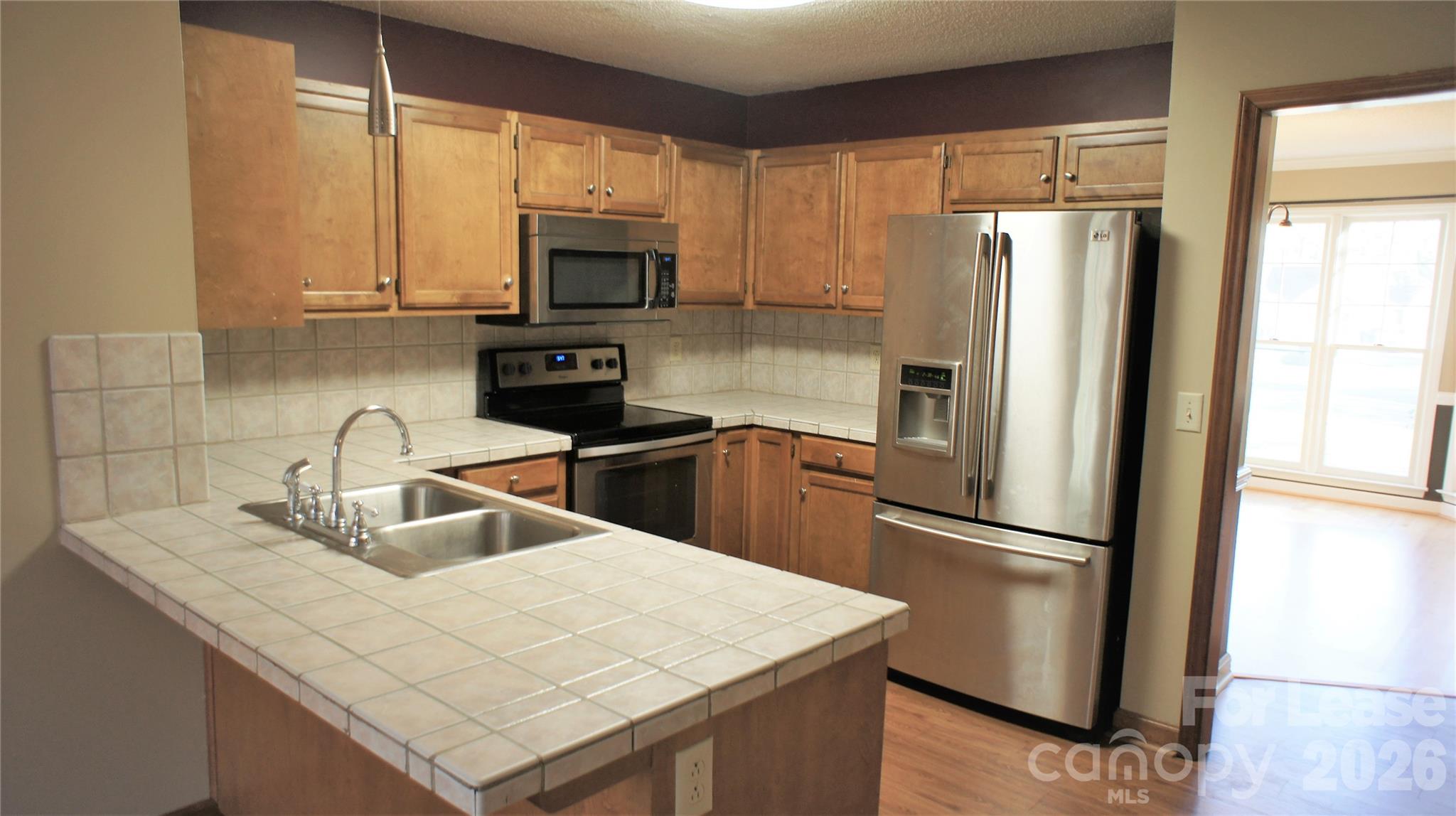 2308 Heathershire Lane Property Photo 10