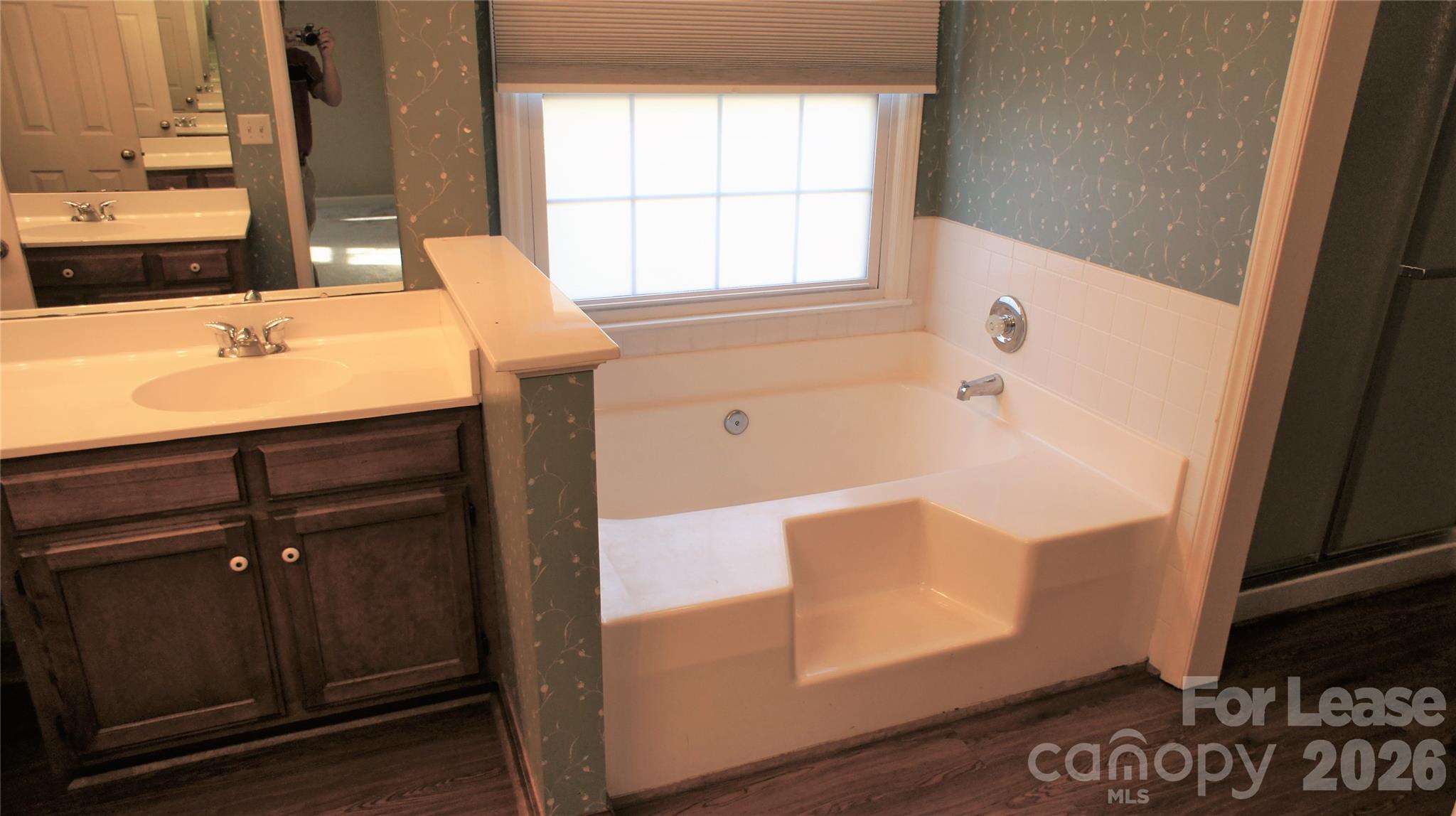 2308 Heathershire Lane Property Photo 23