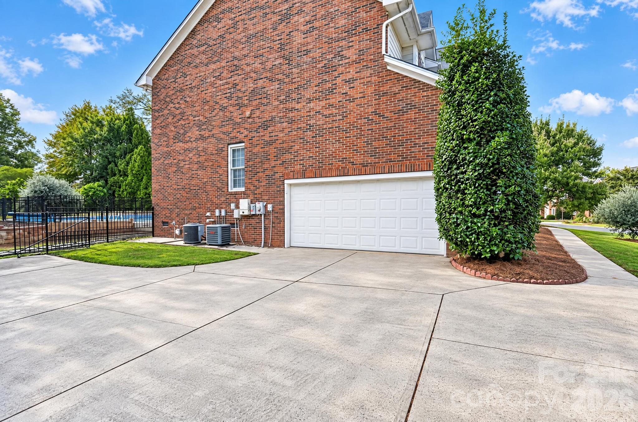 11528 Essex Fells Drive Property Photo 43