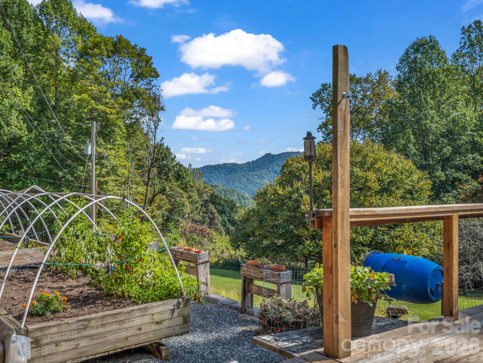 765 Hawk Ridge Lane Property Photo 10