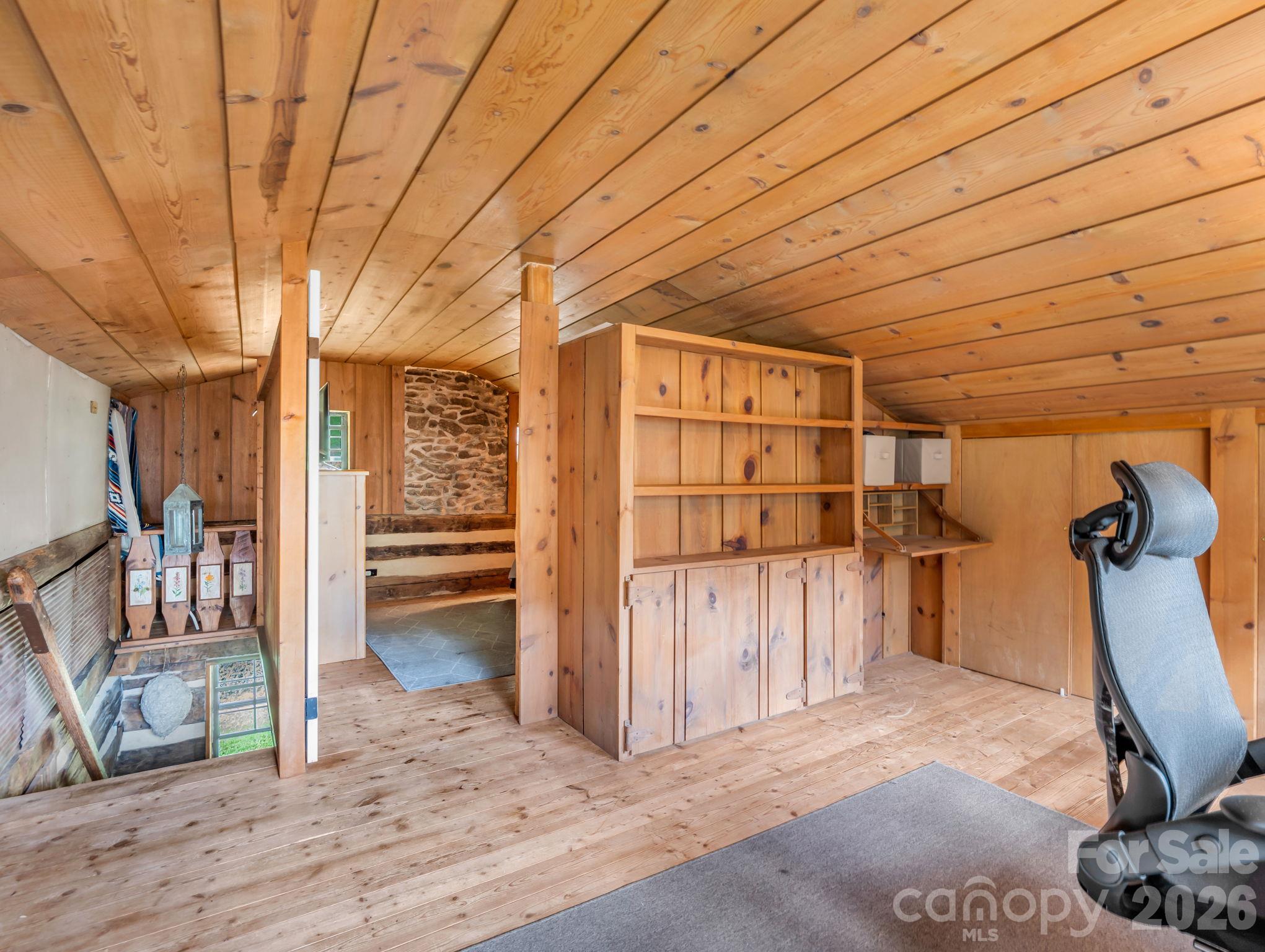 765 Hawk Ridge Lane Property Photo 21