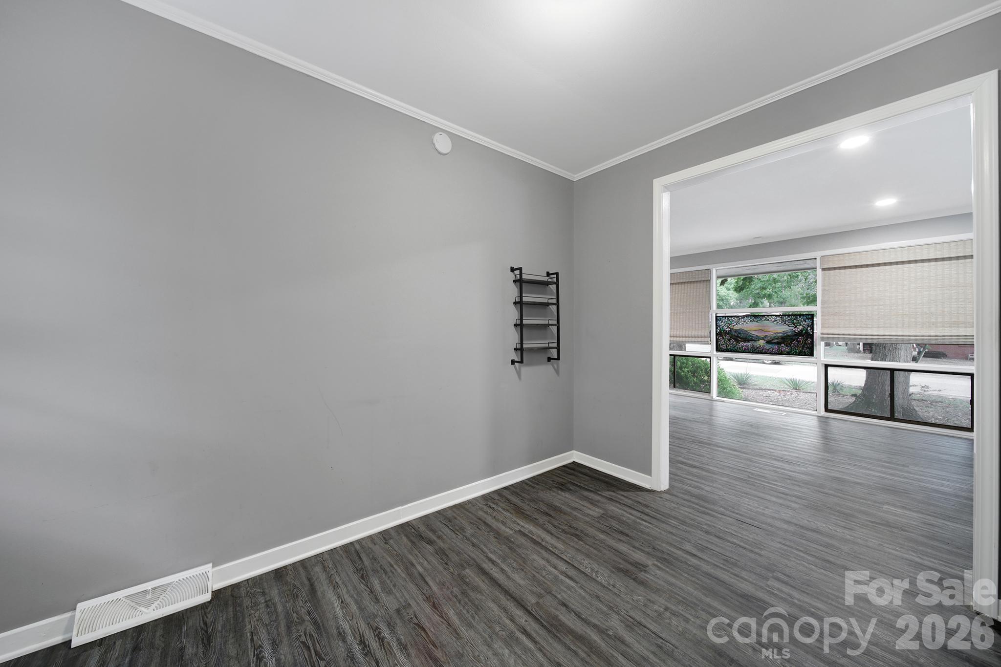 1064 Stonewall Avenue Property Photo 6