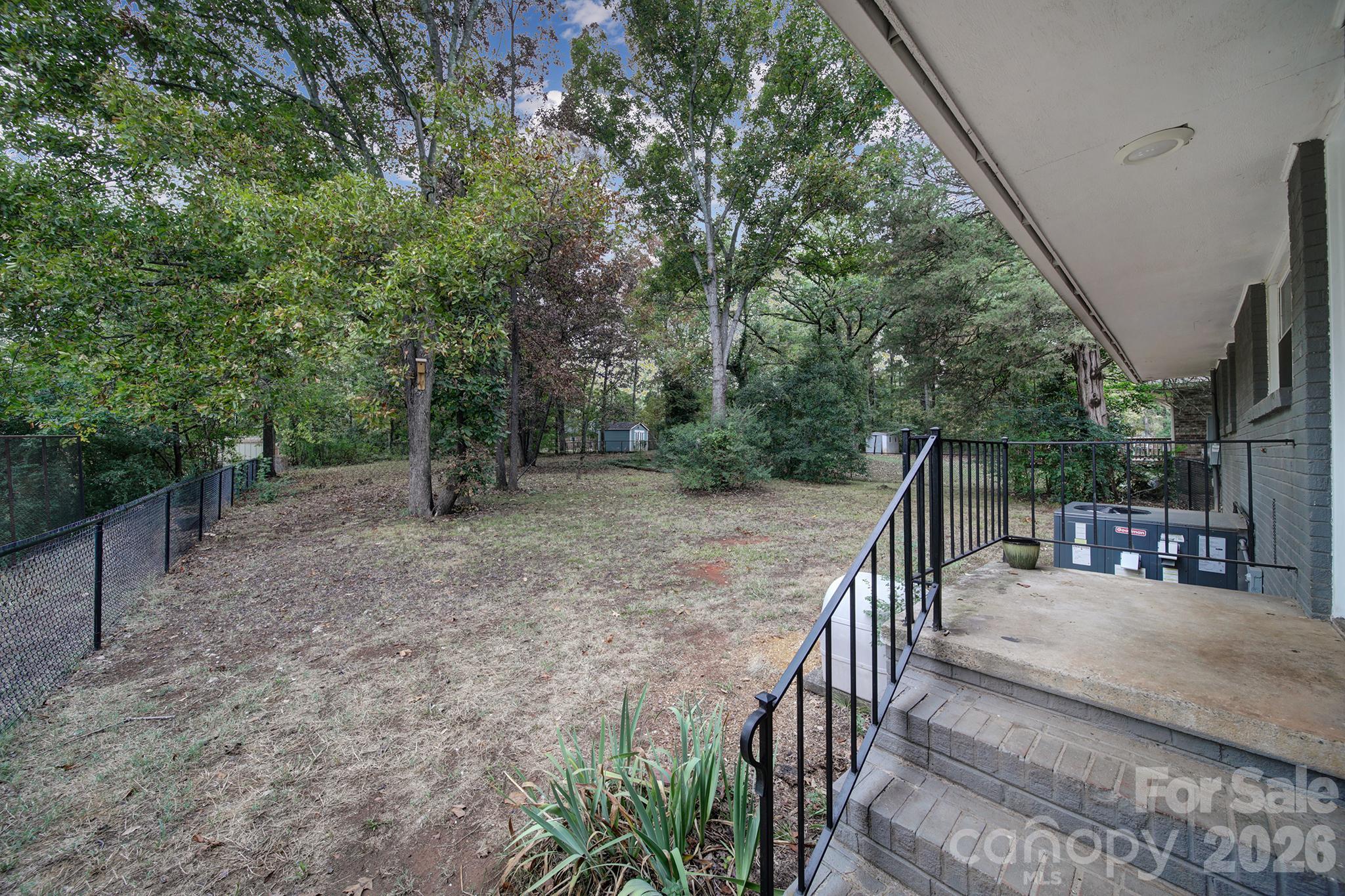 1064 Stonewall Avenue Property Photo 13