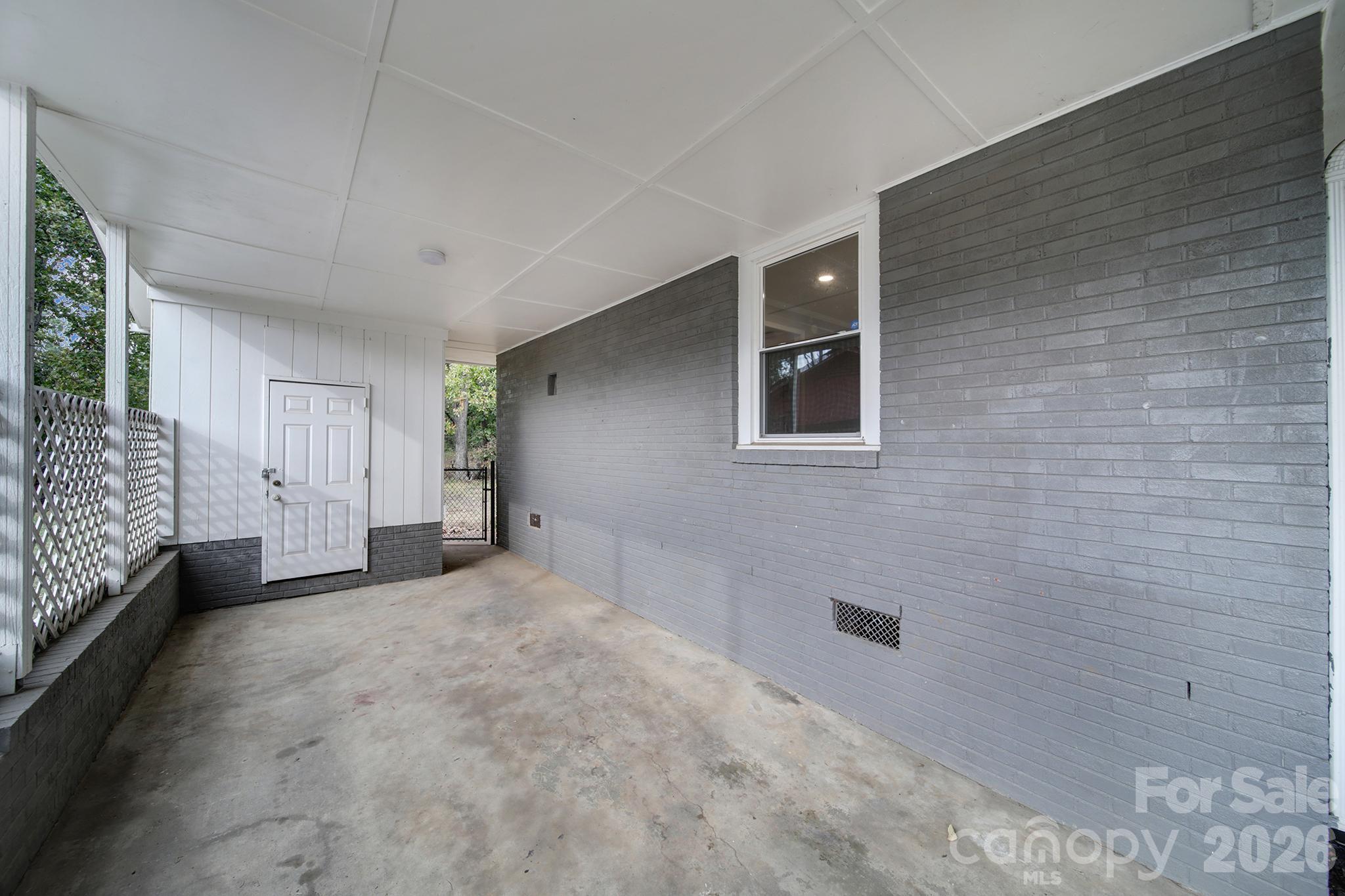 1064 Stonewall Avenue Property Photo 15
