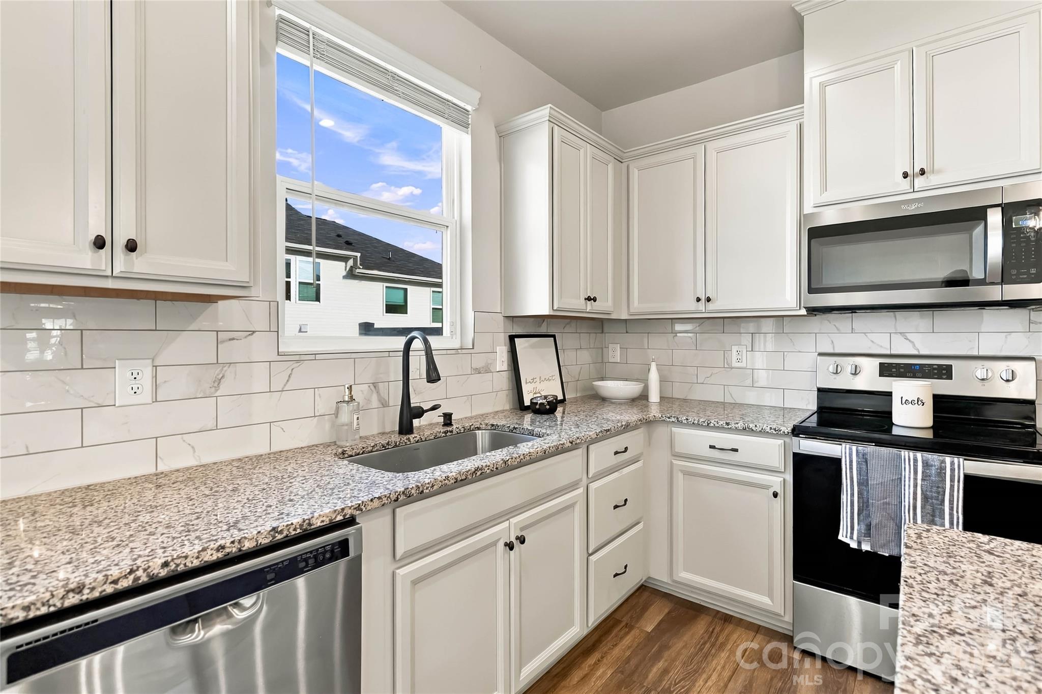 15640 Little Bluestem Street Property Photo 11