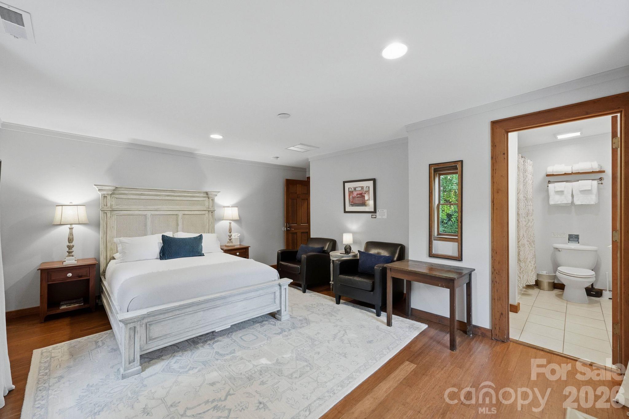 404 Old Bristol Road Property Photo 11